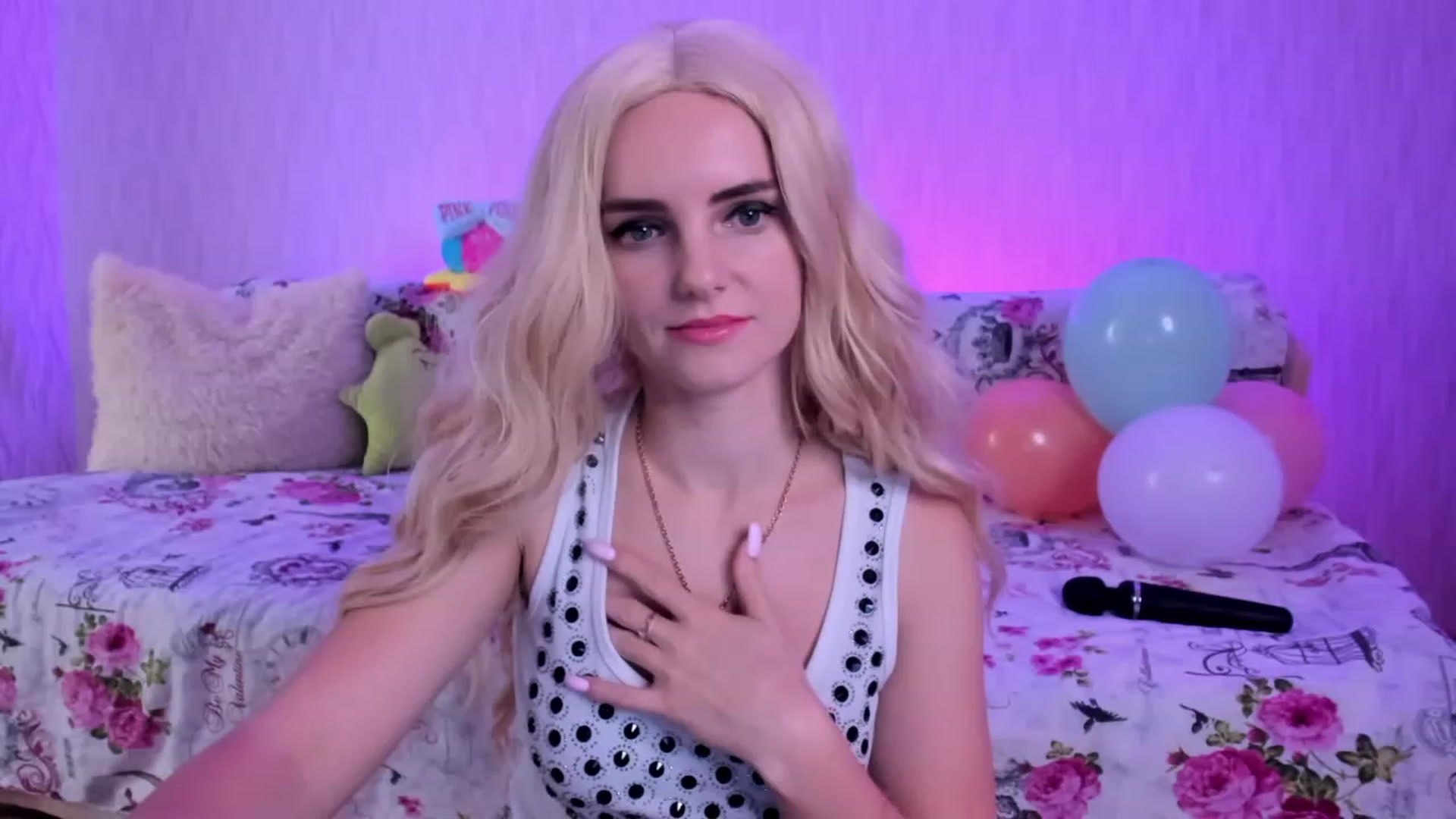 Gallery image thumbnail from kelly__grace_'s myfreecams stream on, 12/05/2022, 17:00 image 17 of 20