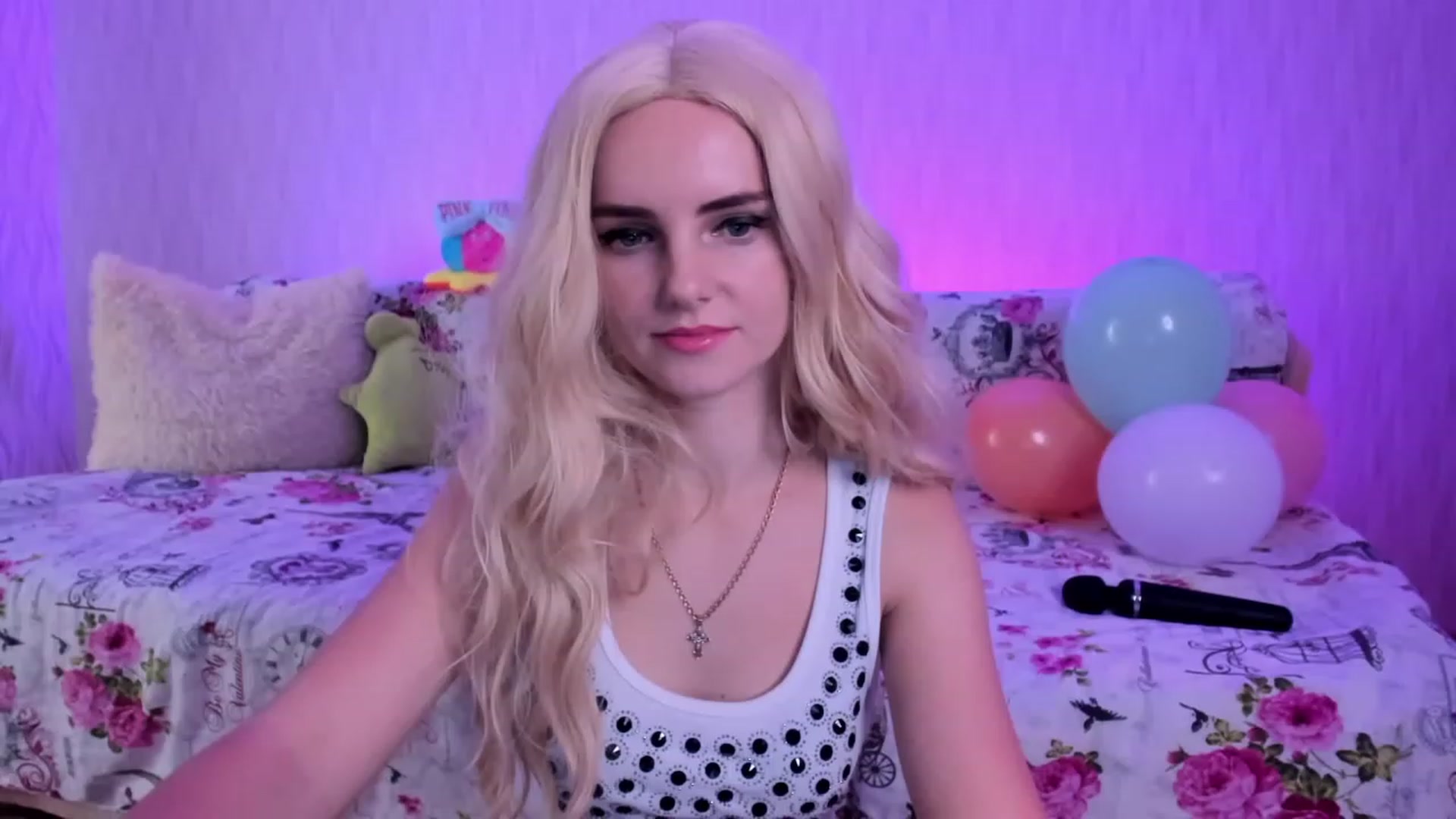 Gallery image thumbnail from kelly__grace_'s myfreecams stream on, 12/05/2022, 17:00 image 16 of 20