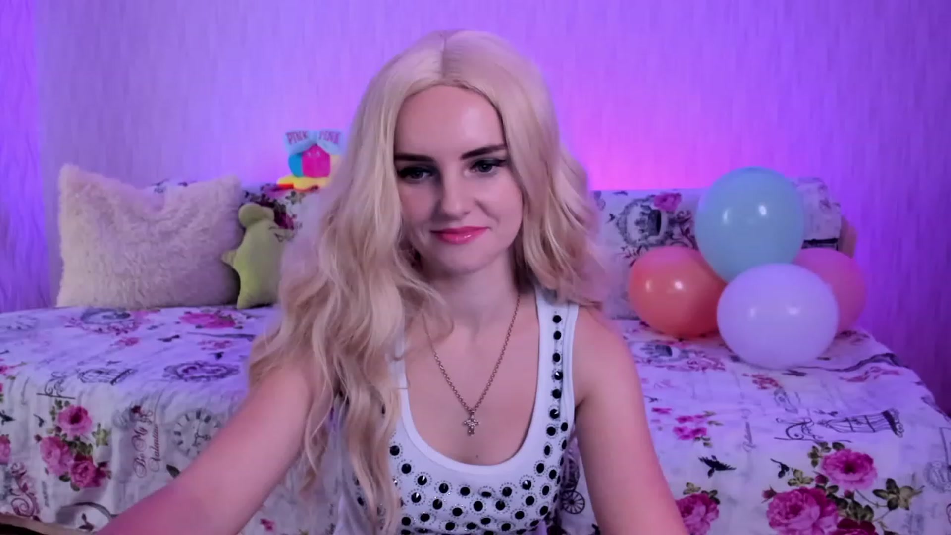 Gallery image thumbnail from kelly__grace_'s myfreecams stream on, 12/05/2022, 17:00 image 11 of 20