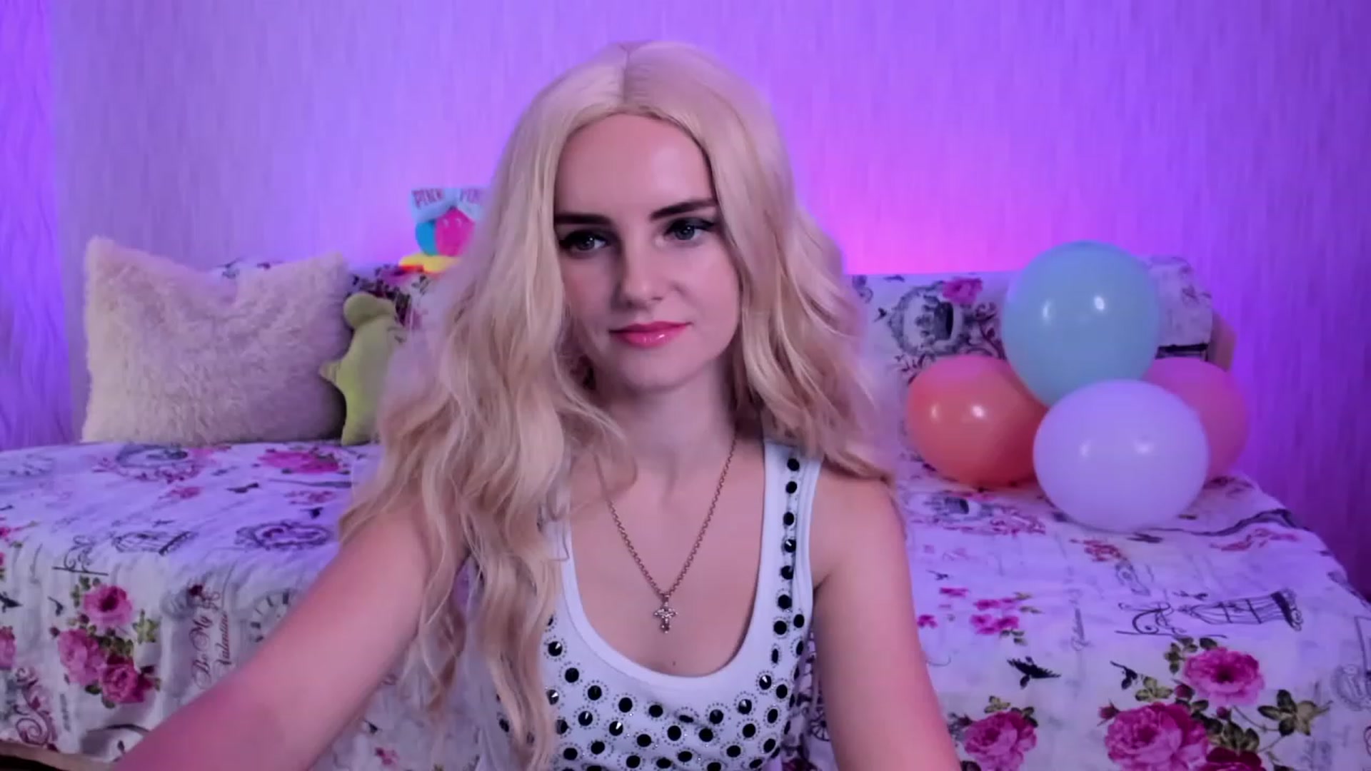 Gallery image thumbnail from kelly__grace_'s myfreecams stream on, 12/05/2022, 17:00 image 13 of 20