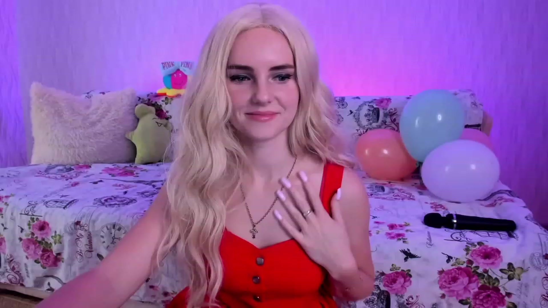Gallery image thumbnail from kelly__grace_'s myfreecams stream on, 12/05/2022, 22:51 image 7 of 20