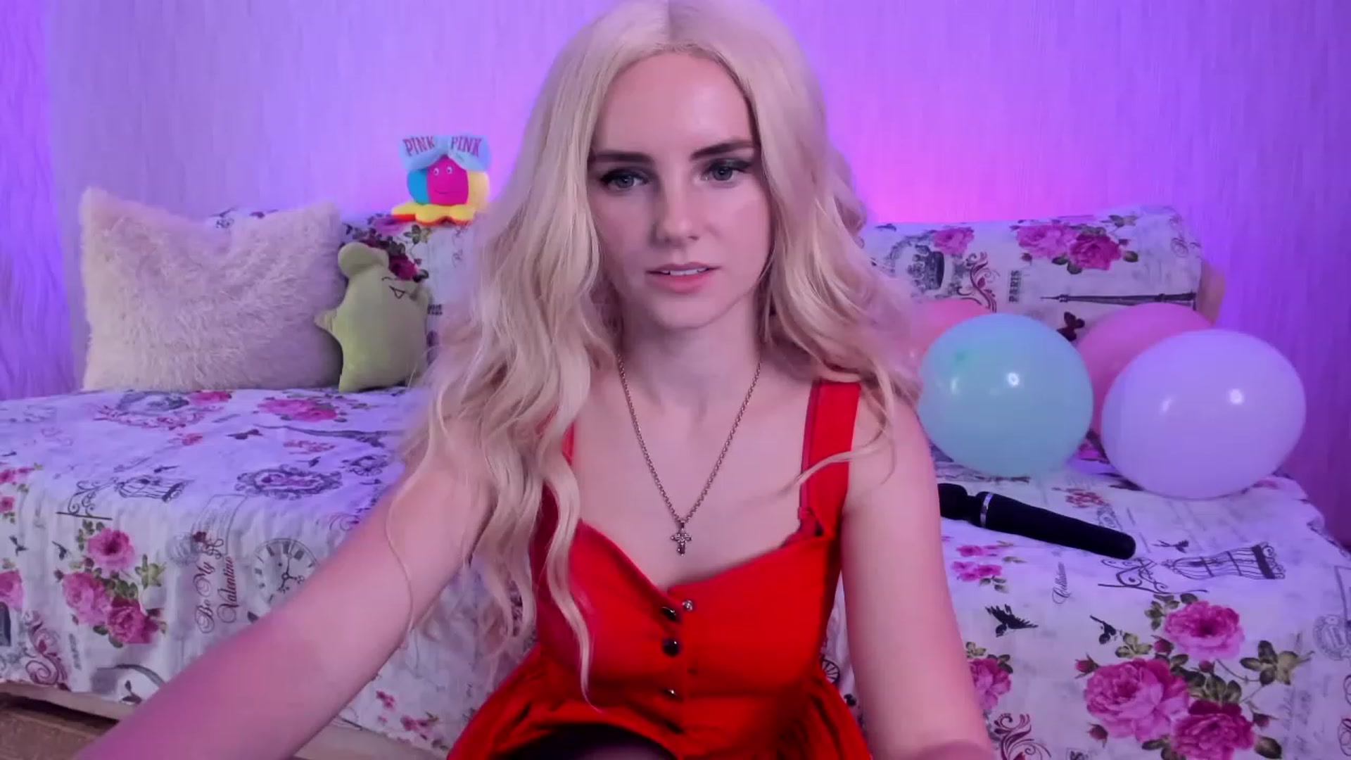 Gallery image thumbnail from kelly__grace_'s myfreecams stream on, 12/06/2022, 24:24 image 12 of 20