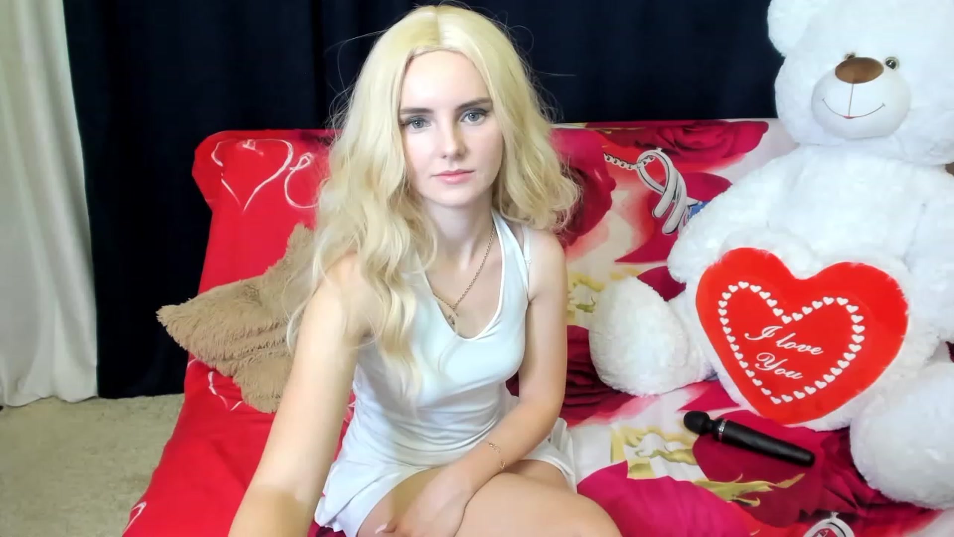 Gallery image thumbnail from kelly__grace_'s myfreecams stream on, 12/11/2022, 04:47 image 3 of 20