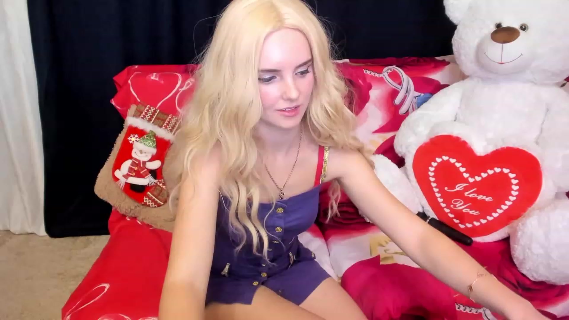 Gallery image thumbnail from kelly__grace_'s myfreecams stream on, 12/12/2022, 04:24 image 3 of 20