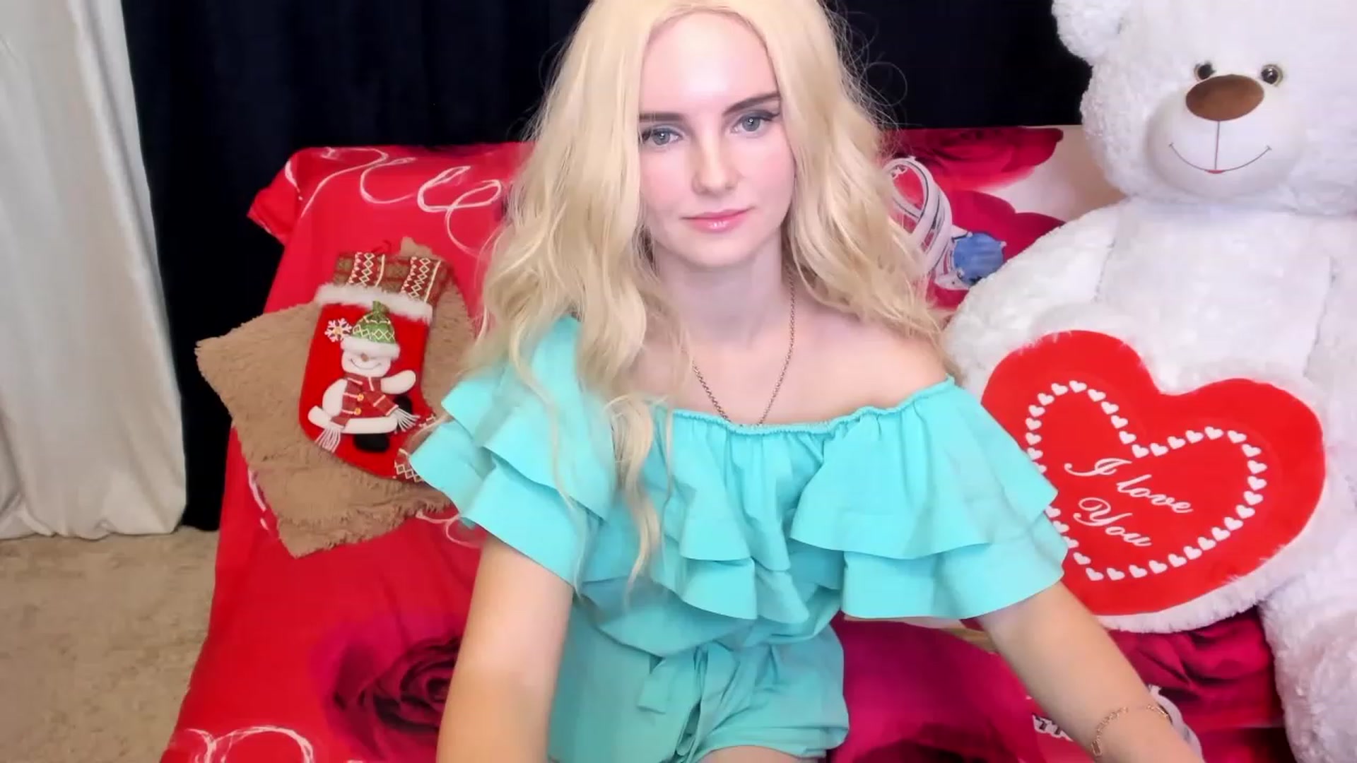 Gallery image thumbnail from kelly__grace_'s myfreecams stream on, 12/13/2022, 04:27 image 3 of 20