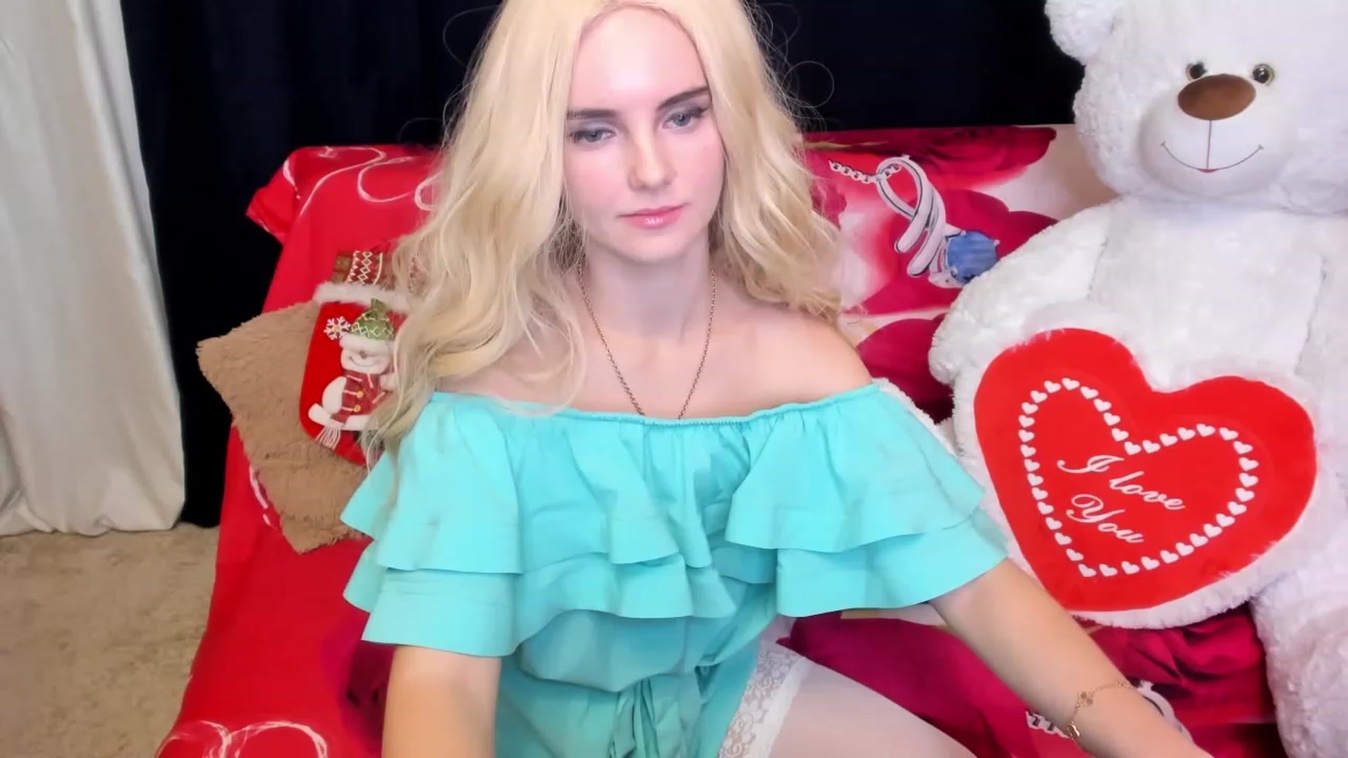 Gallery image thumbnail from kelly__grace_'s myfreecams stream on, 12/13/2022, 04:27 image 12 of 20