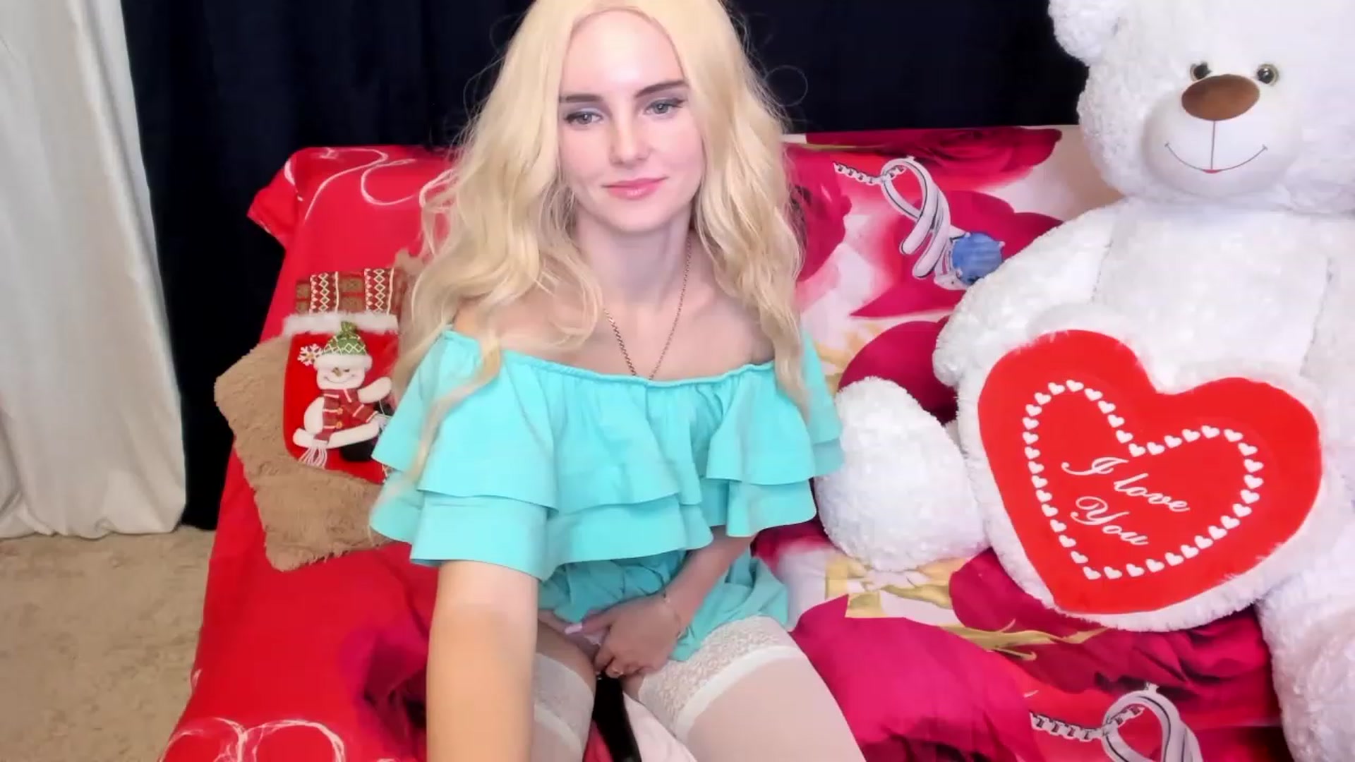 Gallery image thumbnail from kelly__grace_'s myfreecams stream on, 12/13/2022, 04:27 image 17 of 20
