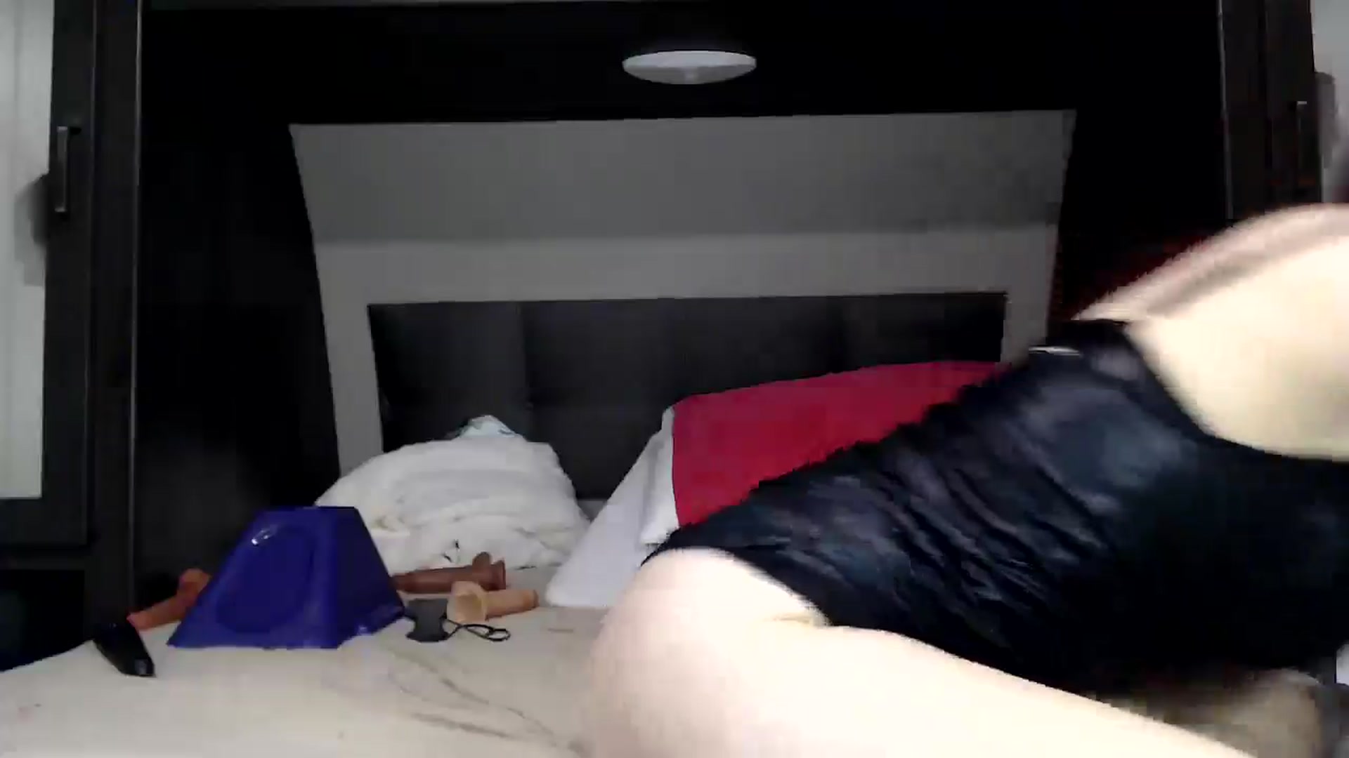 Gallery image thumbnail from kellycapricex's myfreecams stream on, 01/26/2025, 11:27 image 12 of 20