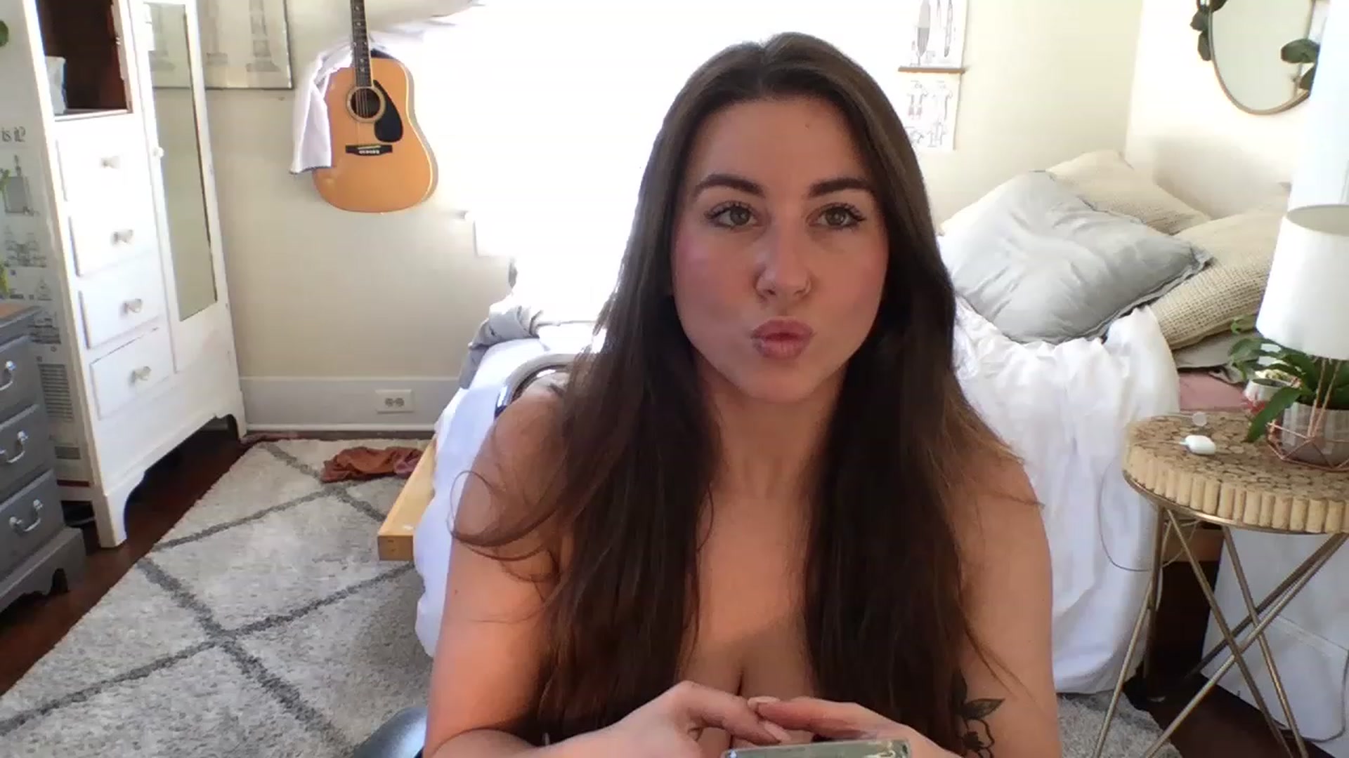 Gallery image thumbnail from kendrikcay's myfreecams stream on, 11/19/2022, 18:18 image 16 of 20