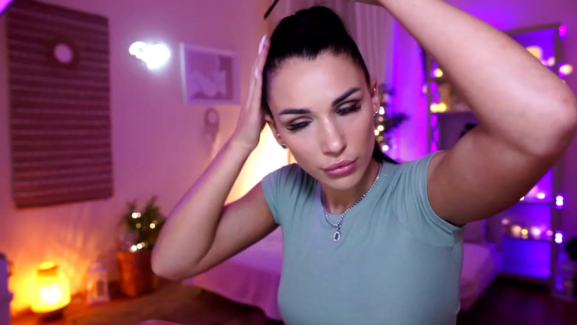 Gallery image thumbnail from kerelai's myfreecams stream on, 11/16/2022, 17:41 image 16 of 20