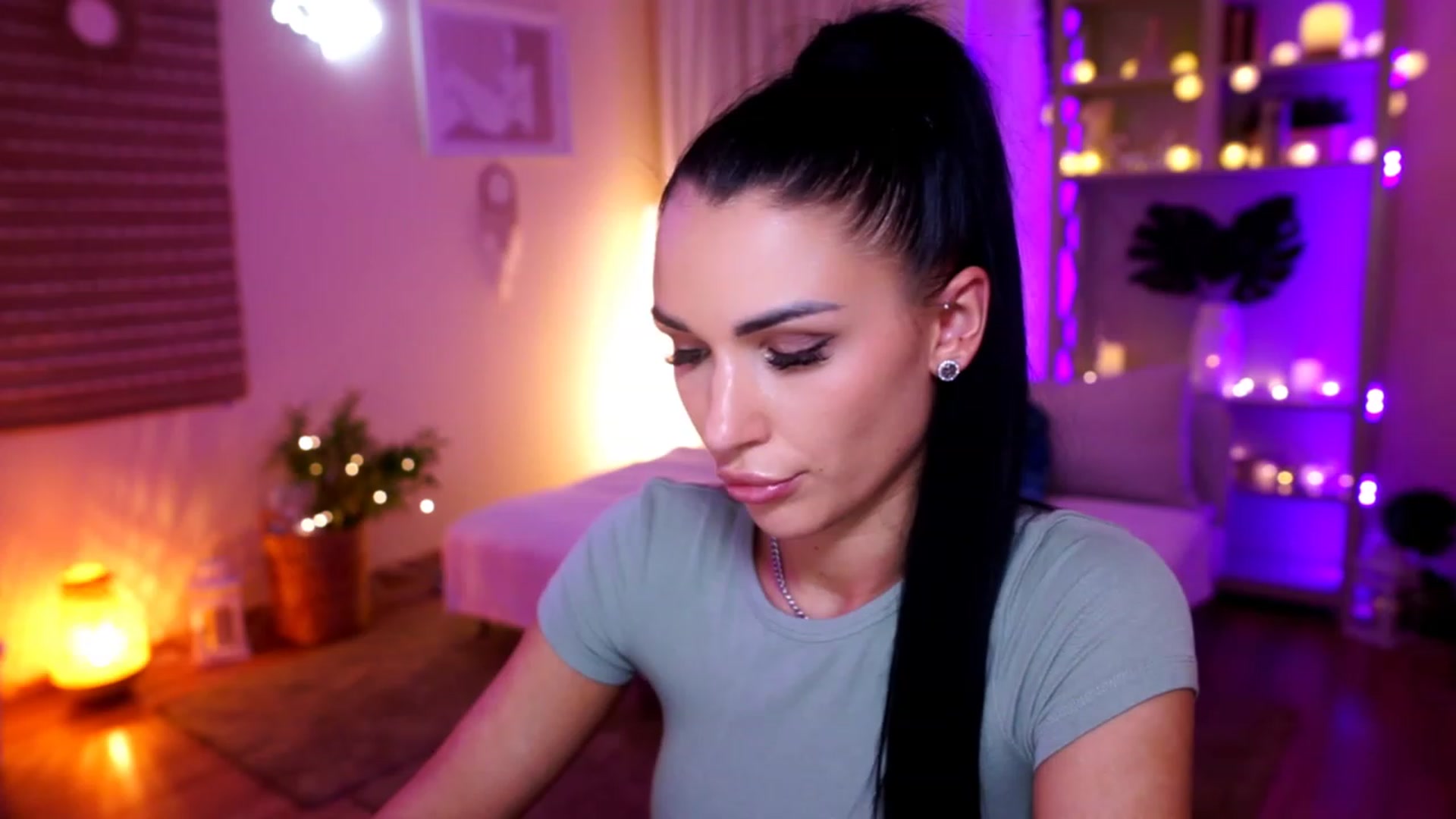 Gallery image thumbnail from kerelai's myfreecams stream on, 11/16/2022, 20:52 image 14 of 20