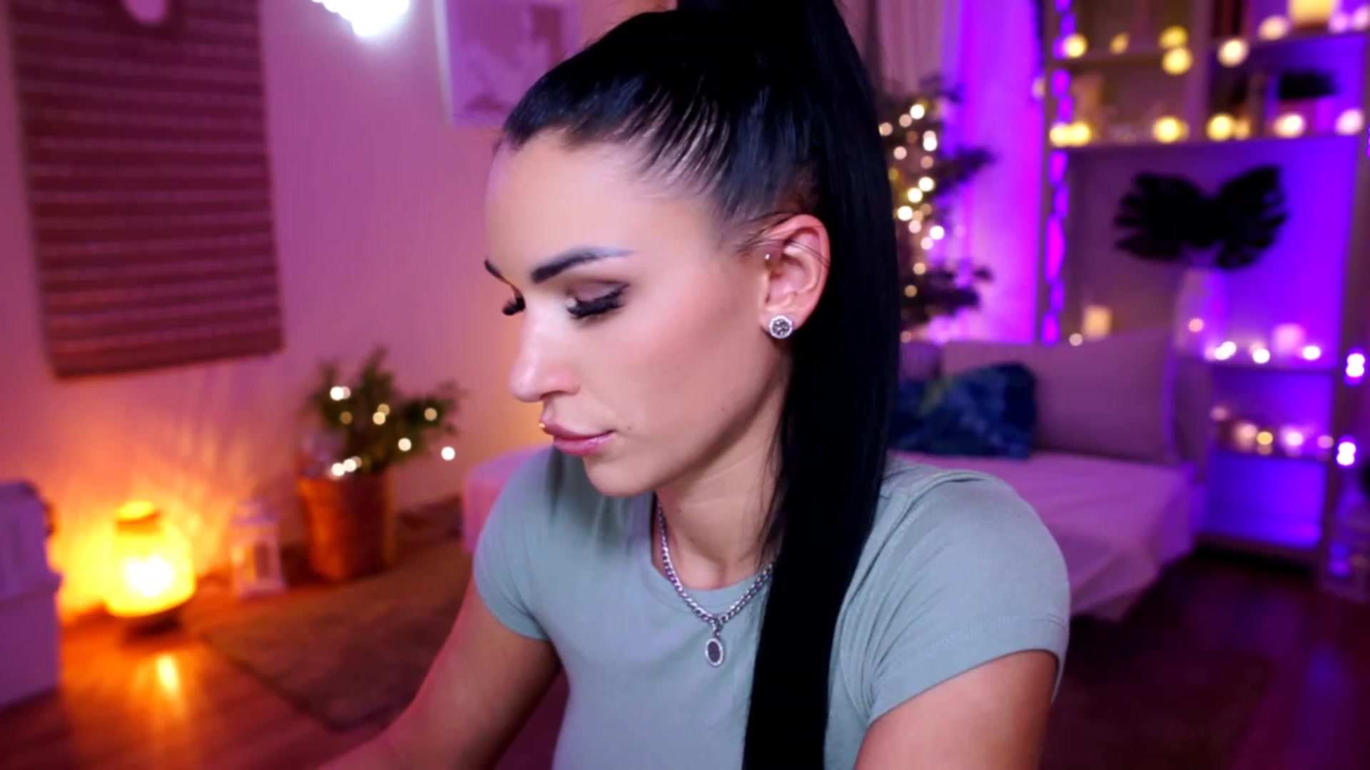 Gallery image thumbnail from kerelai's myfreecams stream on, 11/16/2022, 20:52 image 10 of 20