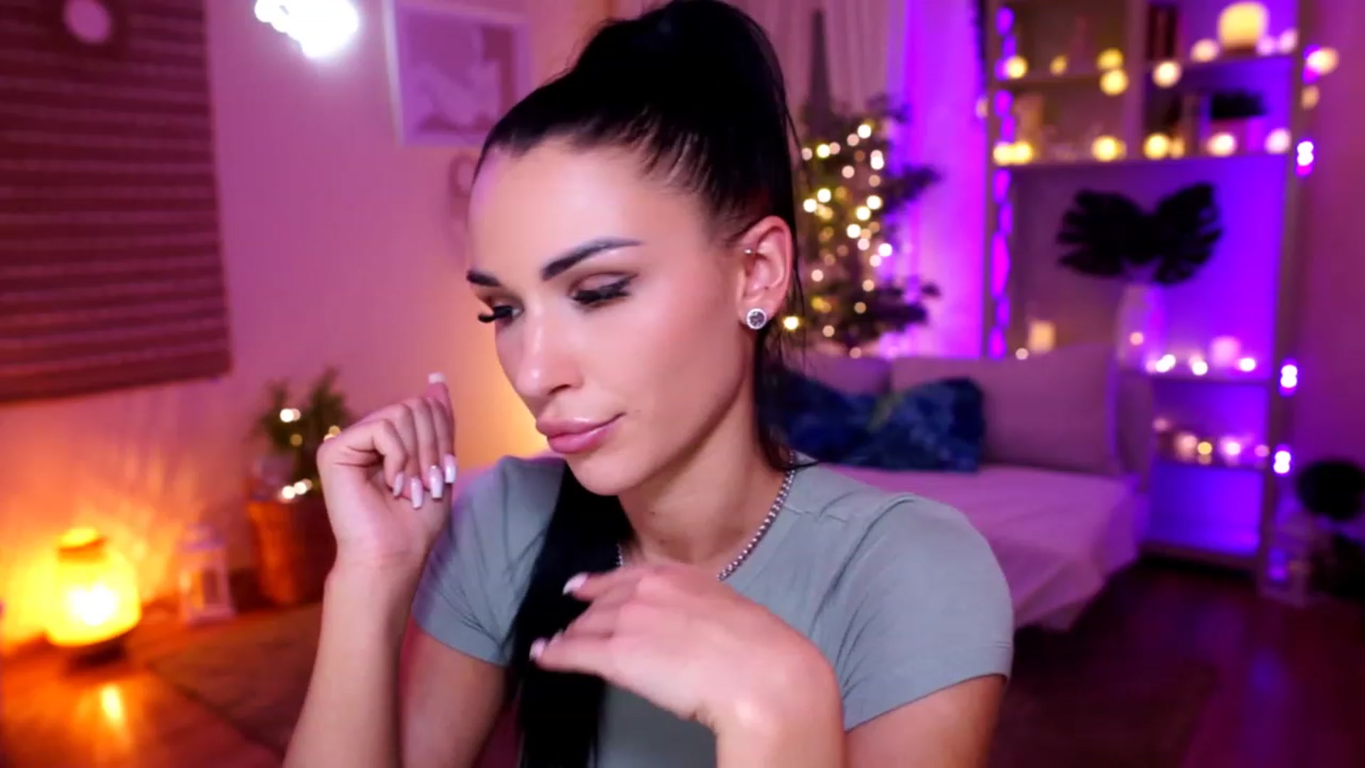 Gallery image thumbnail from kerelai's myfreecams stream on, 11/16/2022, 20:52 image 12 of 20