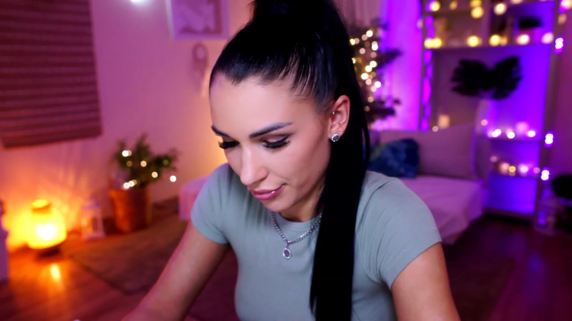 Gallery image thumbnail from kerelai's myfreecams stream on, 11/16/2022, 20:52 image 3 of 20