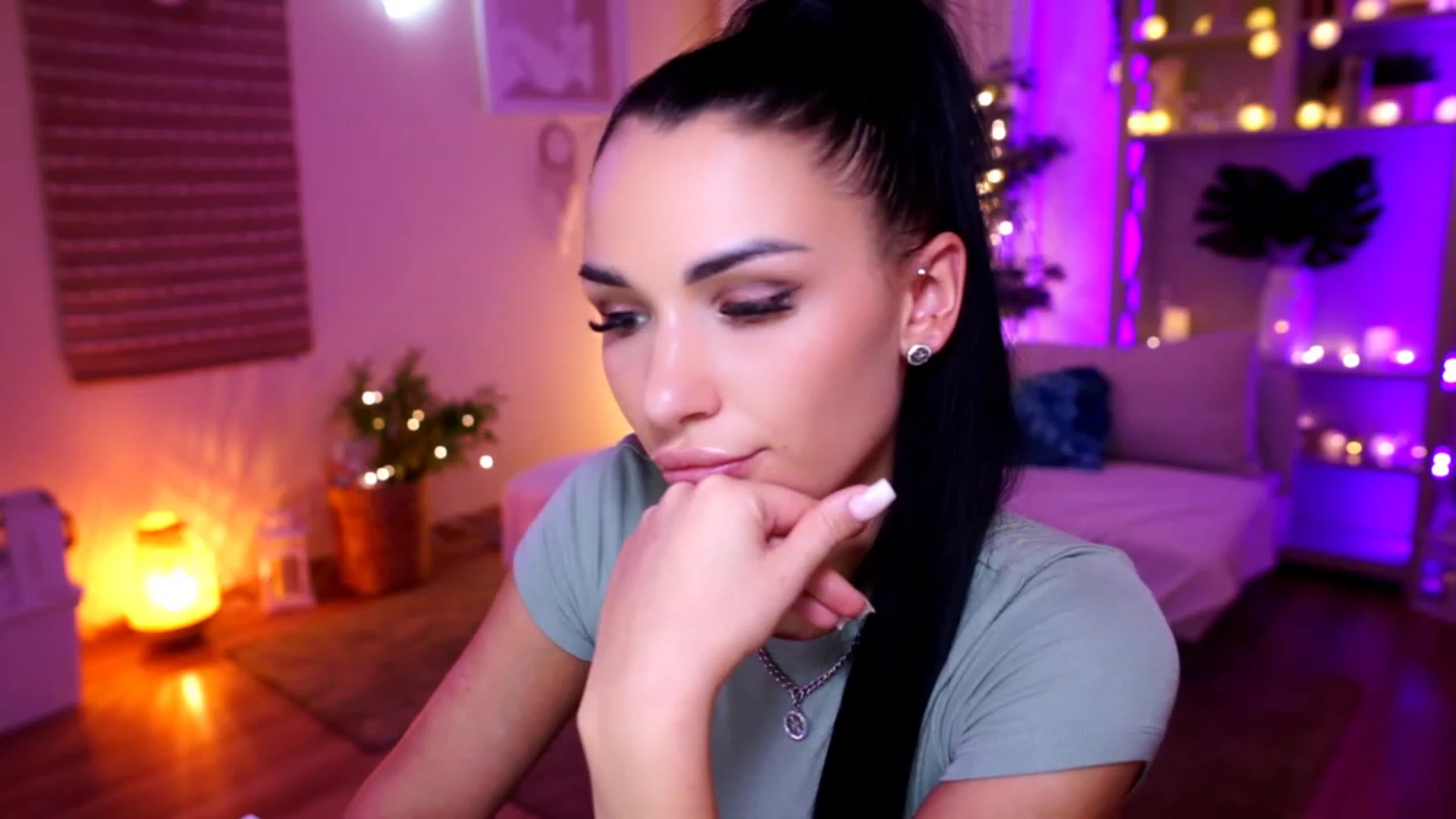Gallery image thumbnail from kerelai's myfreecams stream on, 11/16/2022, 20:52 image 18 of 20