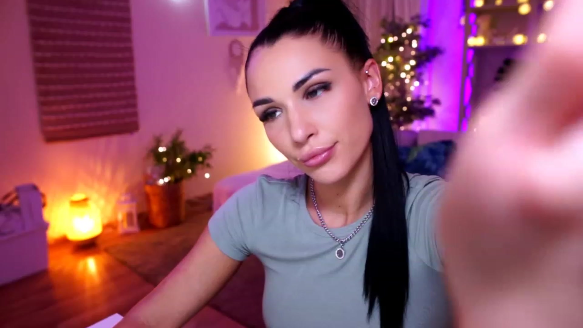Gallery image thumbnail from kerelai's myfreecams stream on, 11/16/2022, 20:52 image 6 of 20