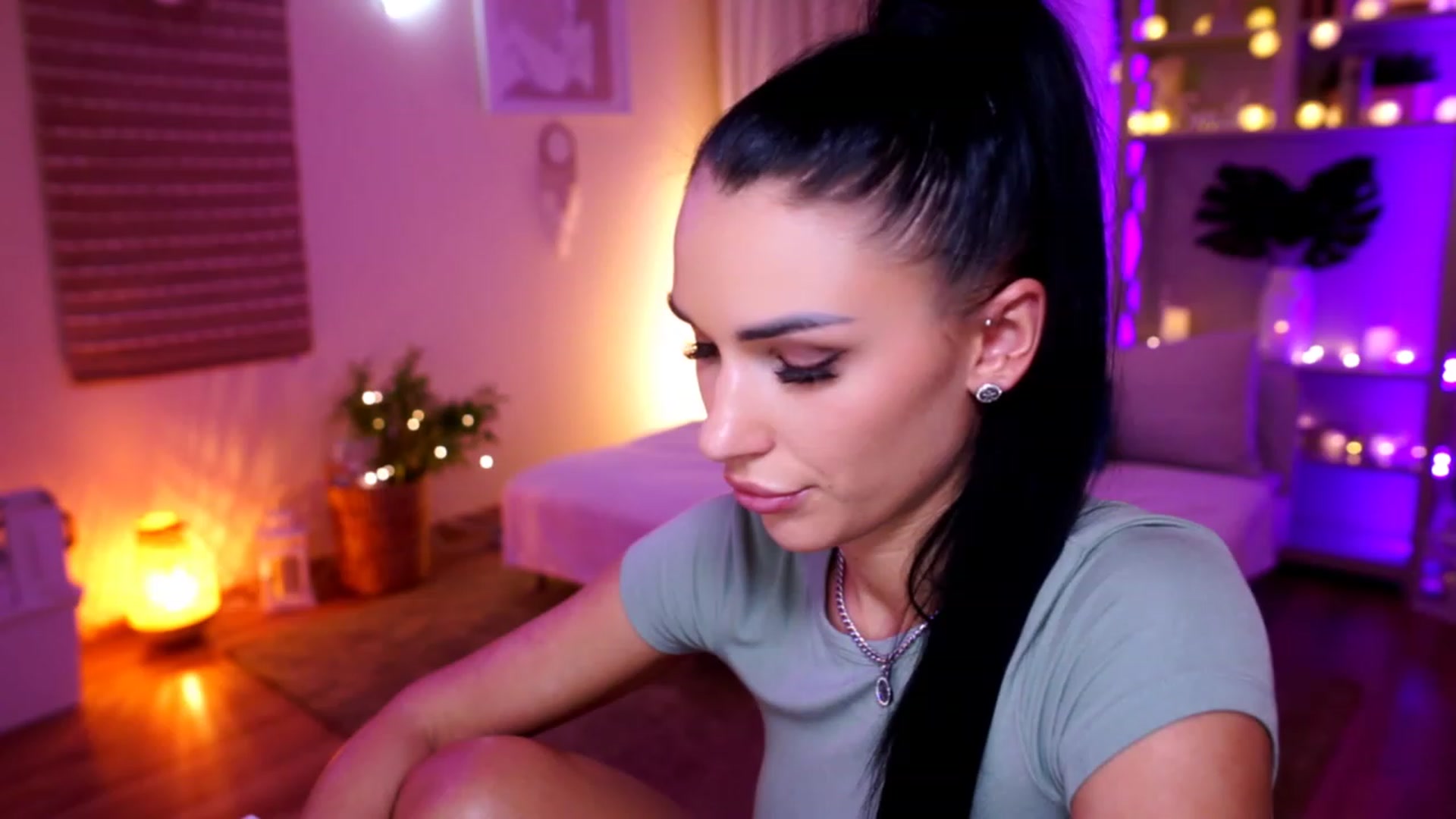 Gallery image thumbnail from kerelai's myfreecams stream on, 11/16/2022, 20:52 image 20 of 20
