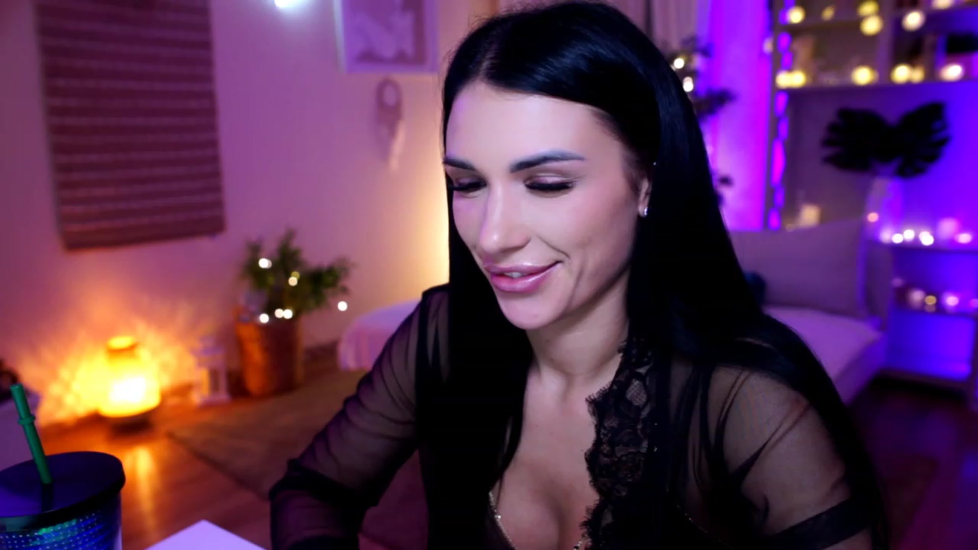 Gallery image thumbnail from kerelai's myfreecams stream on, 11/18/2022, 20:29 image 10 of 20