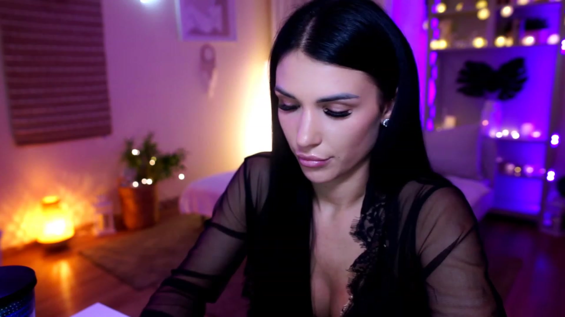 Gallery image thumbnail from kerelai's myfreecams stream on, 11/18/2022, 20:29 image 15 of 20