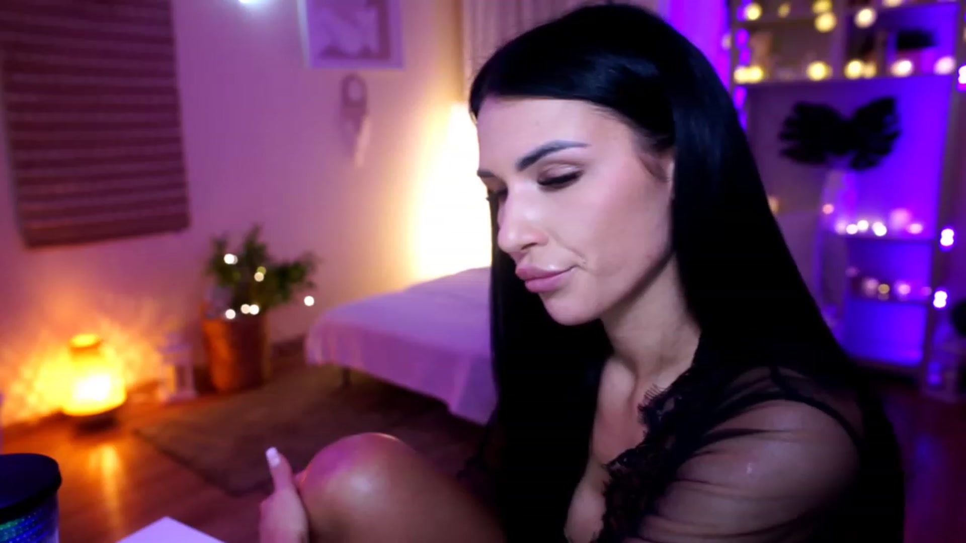 Gallery image thumbnail from kerelai's myfreecams stream on, 11/18/2022, 20:29 image 18 of 20