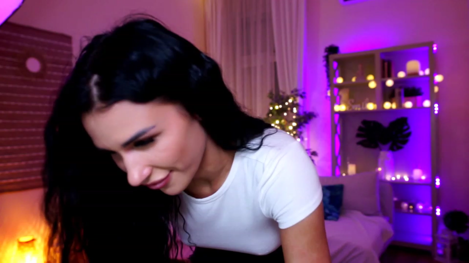 Gallery image thumbnail from kerelai's myfreecams stream on, 11/20/2022, 07:43 image 9 of 20