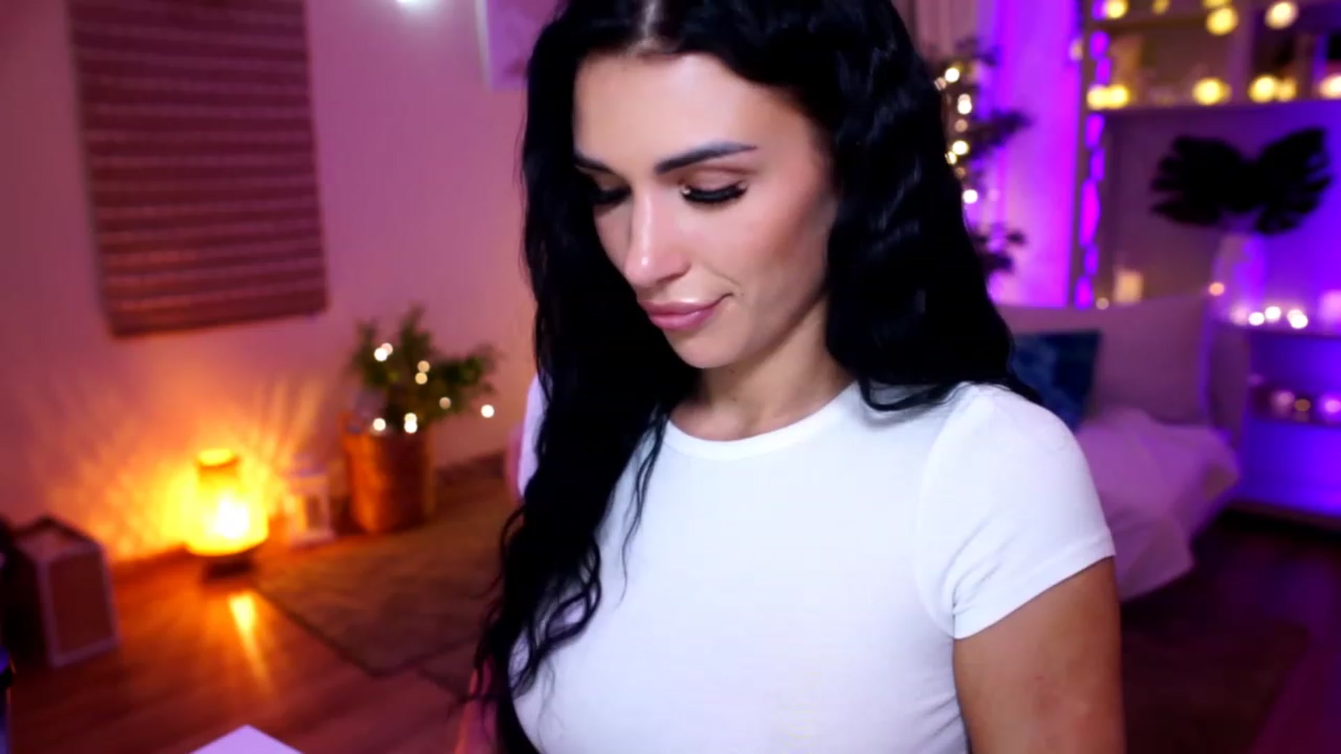 Gallery image thumbnail from kerelai's myfreecams stream on, 11/20/2022, 07:43 image 20 of 20