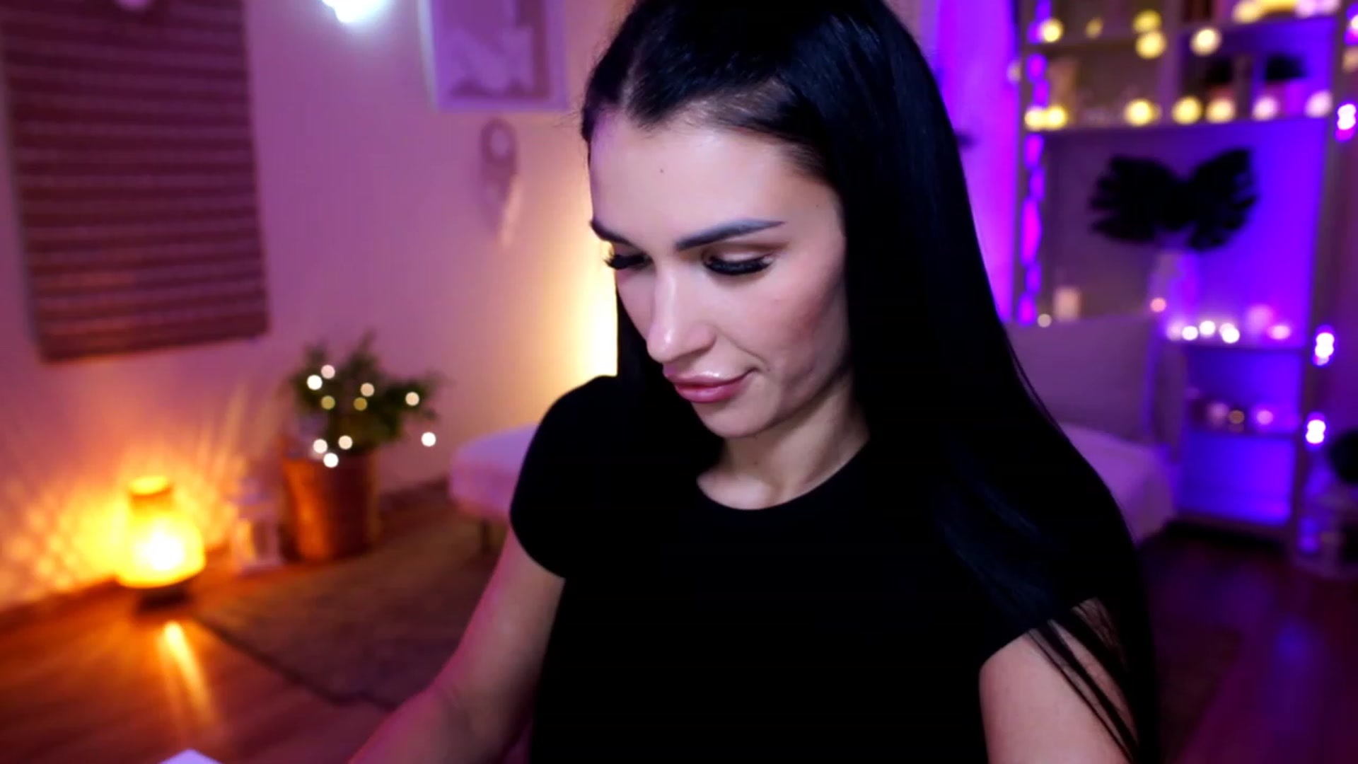 Gallery image thumbnail from kerelai's myfreecams stream on, 11/22/2022, 13:06 image 15 of 20