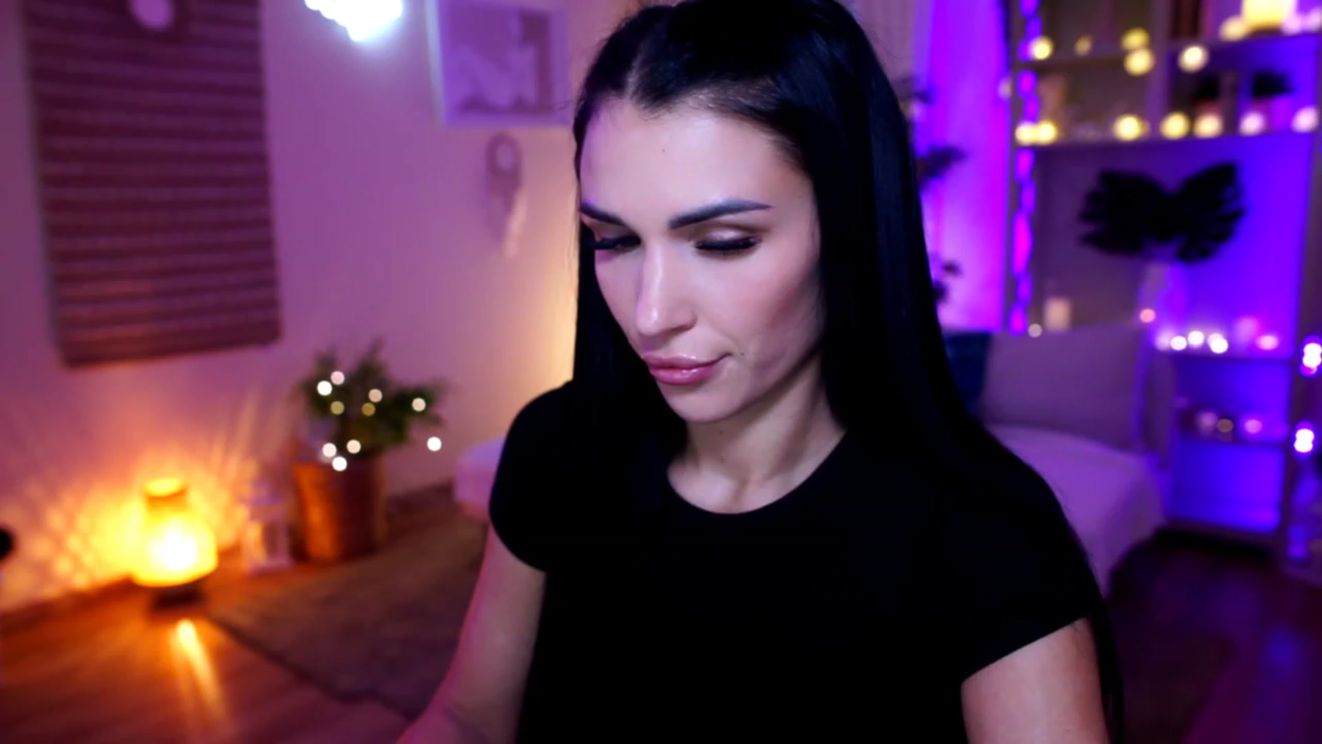 Gallery image thumbnail from kerelai's myfreecams stream on, 11/22/2022, 13:06 image 13 of 20
