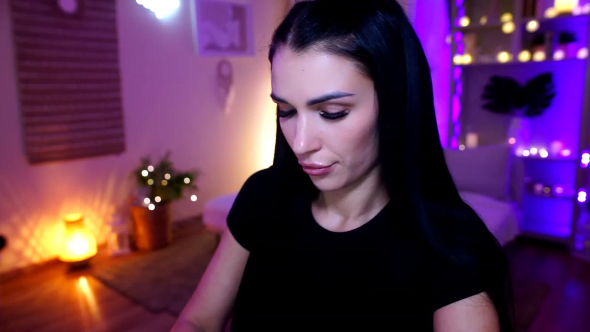 Gallery image thumbnail from kerelai's myfreecams stream on, 11/22/2022, 13:06 image 14 of 20