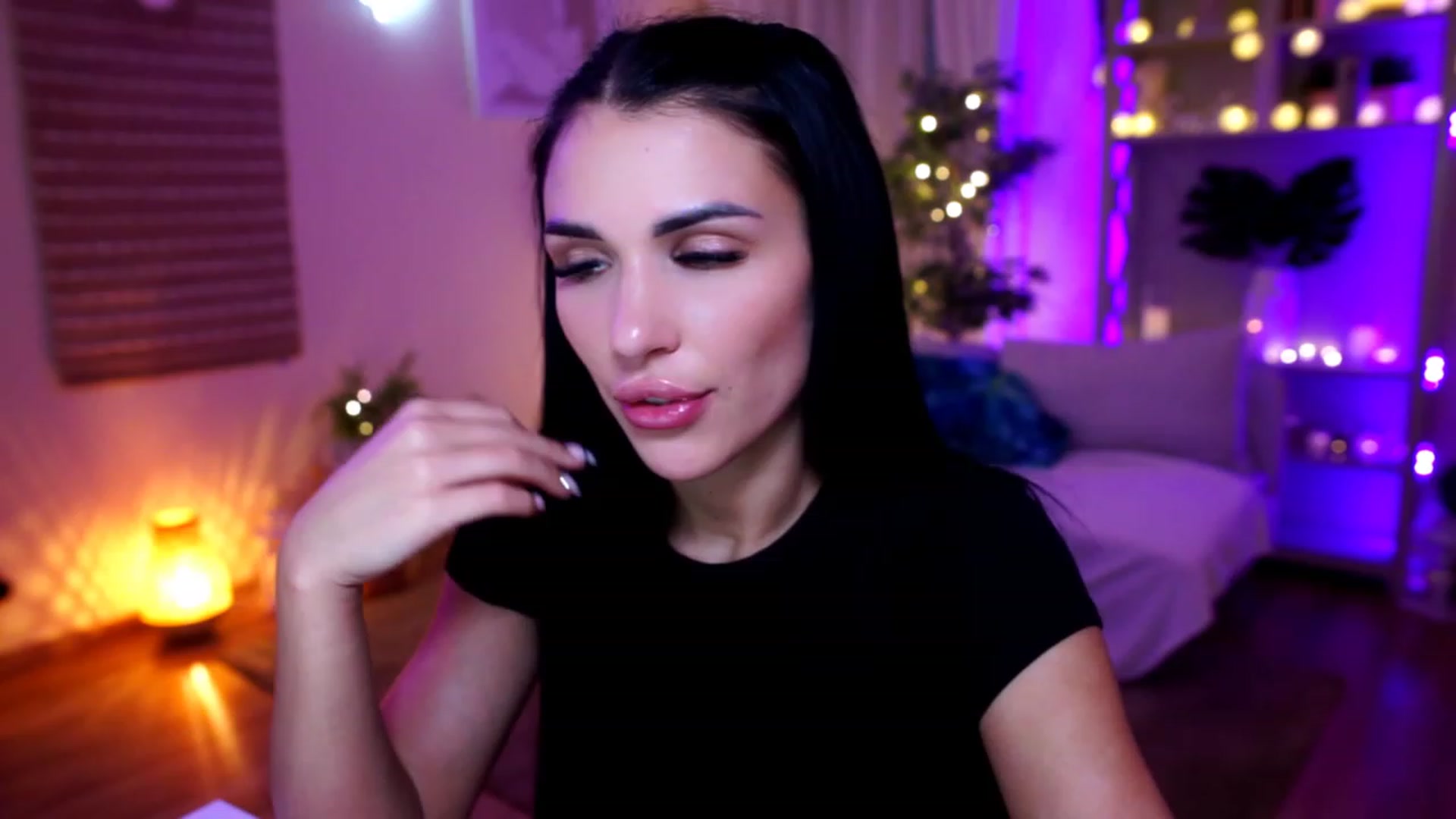 Gallery image thumbnail from kerelai's myfreecams stream on, 11/22/2022, 15:56 image 7 of 20