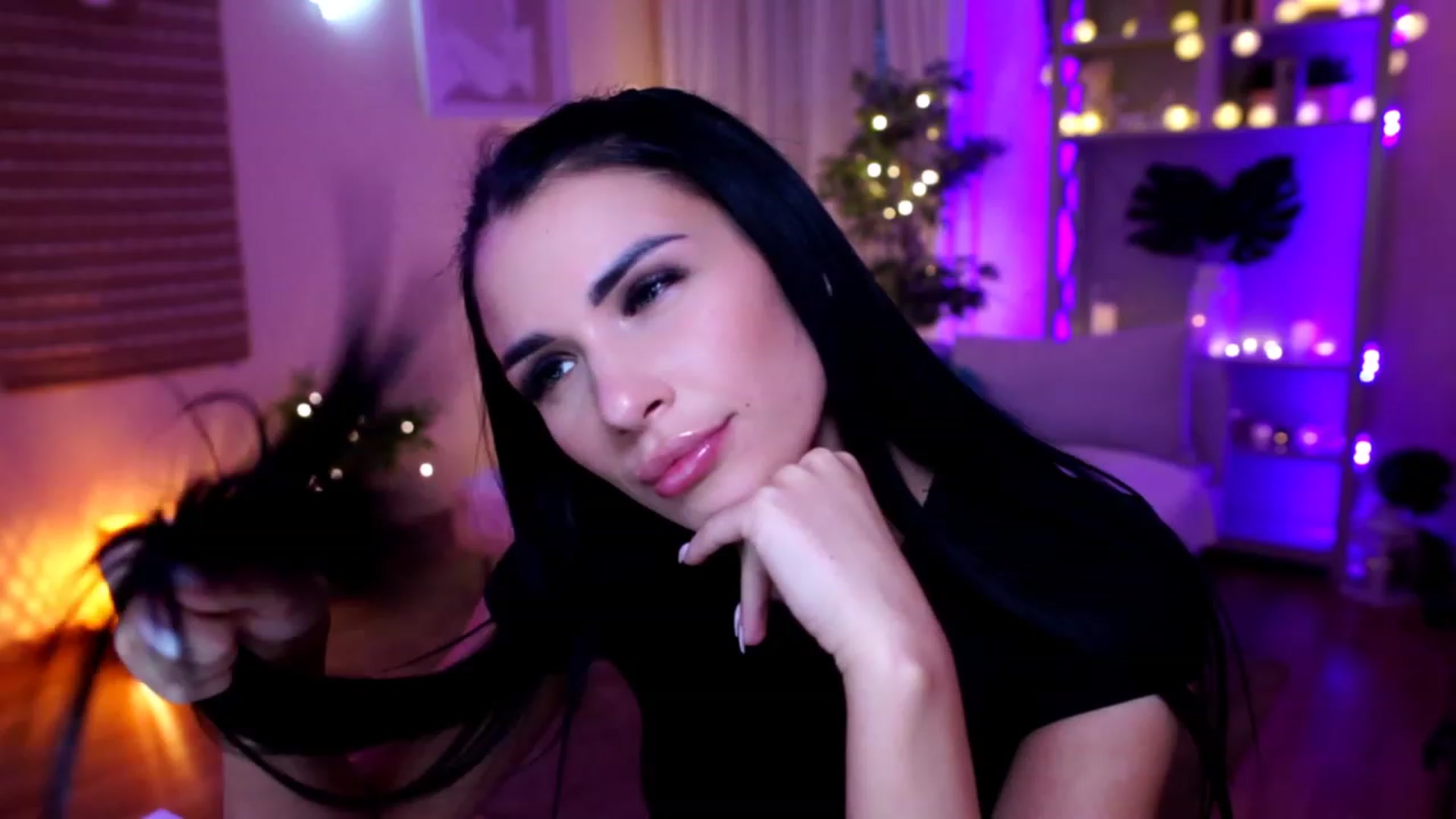 Gallery image thumbnail from kerelai's myfreecams stream on, 11/22/2022, 15:56 image 2 of 20