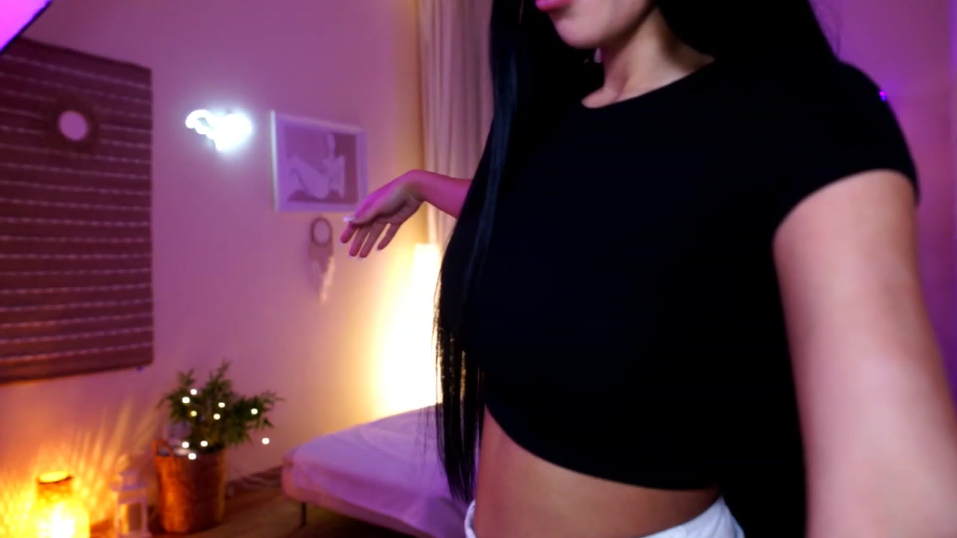 Gallery image thumbnail from kerelai's myfreecams stream on, 11/22/2022, 15:56 image 16 of 20
