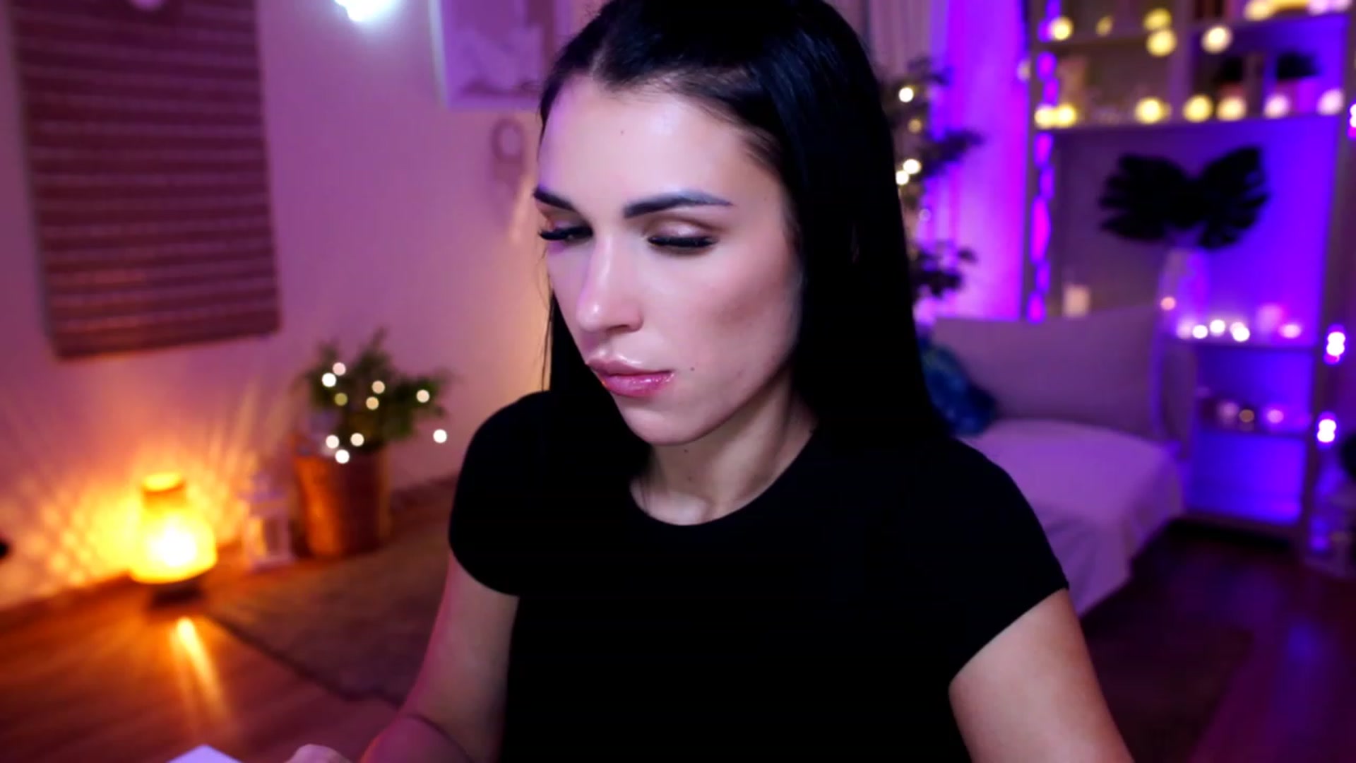 Gallery image thumbnail from kerelai's myfreecams stream on, 11/22/2022, 15:56 image 8 of 20