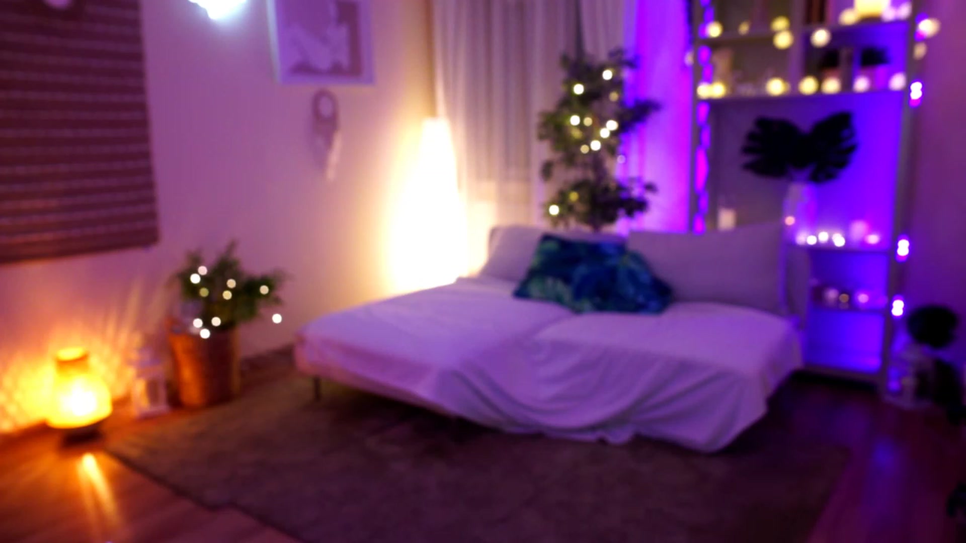 Gallery image thumbnail from kerelai's myfreecams stream on, 11/22/2022, 15:56 image 15 of 20