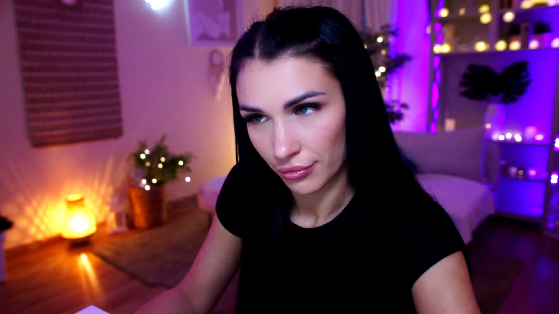 Gallery image thumbnail from kerelai's myfreecams stream on, 11/22/2022, 15:56 image 5 of 20