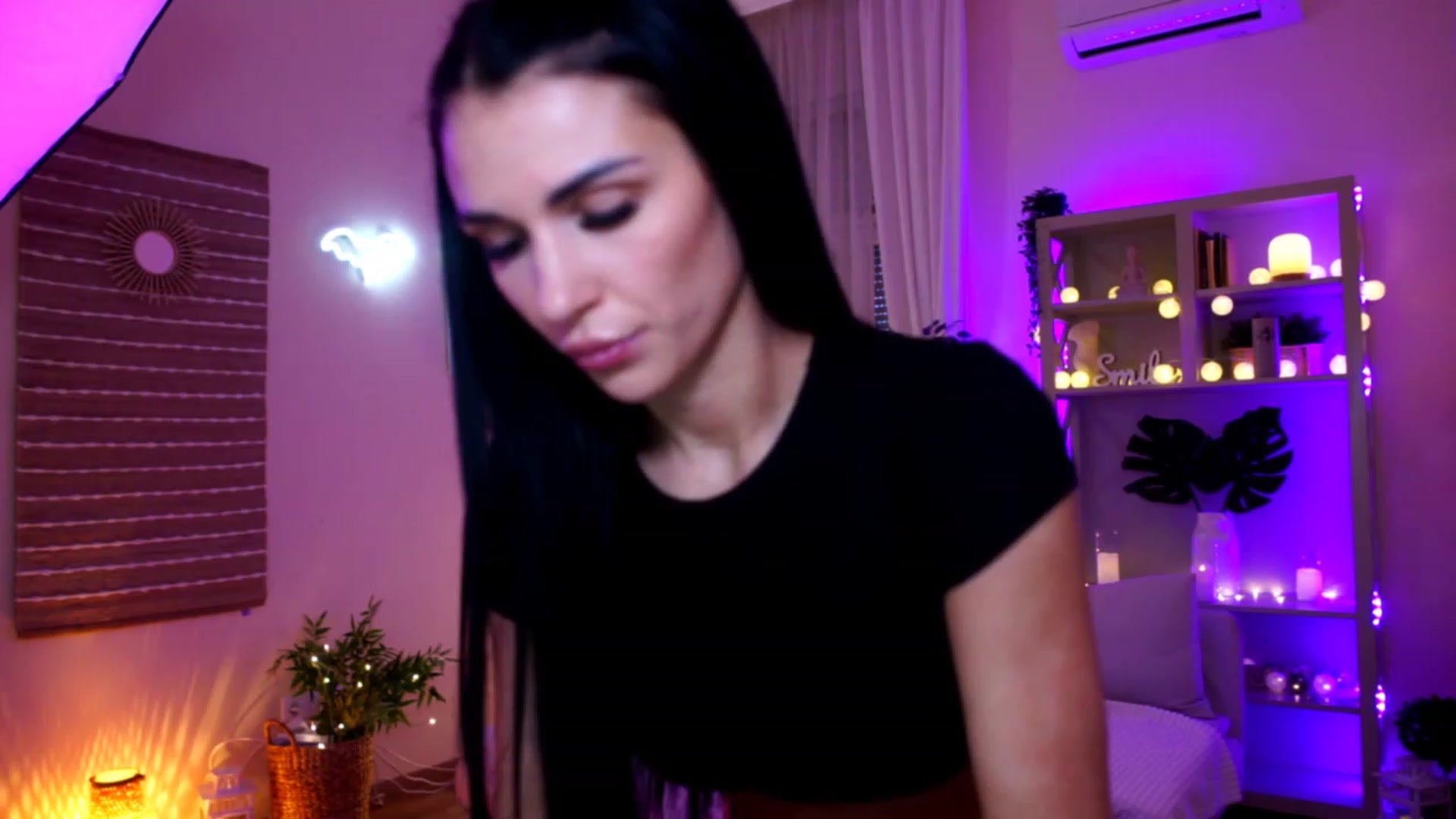 Gallery image thumbnail from kerelai's myfreecams stream on, 11/22/2022, 15:56 image 3 of 20