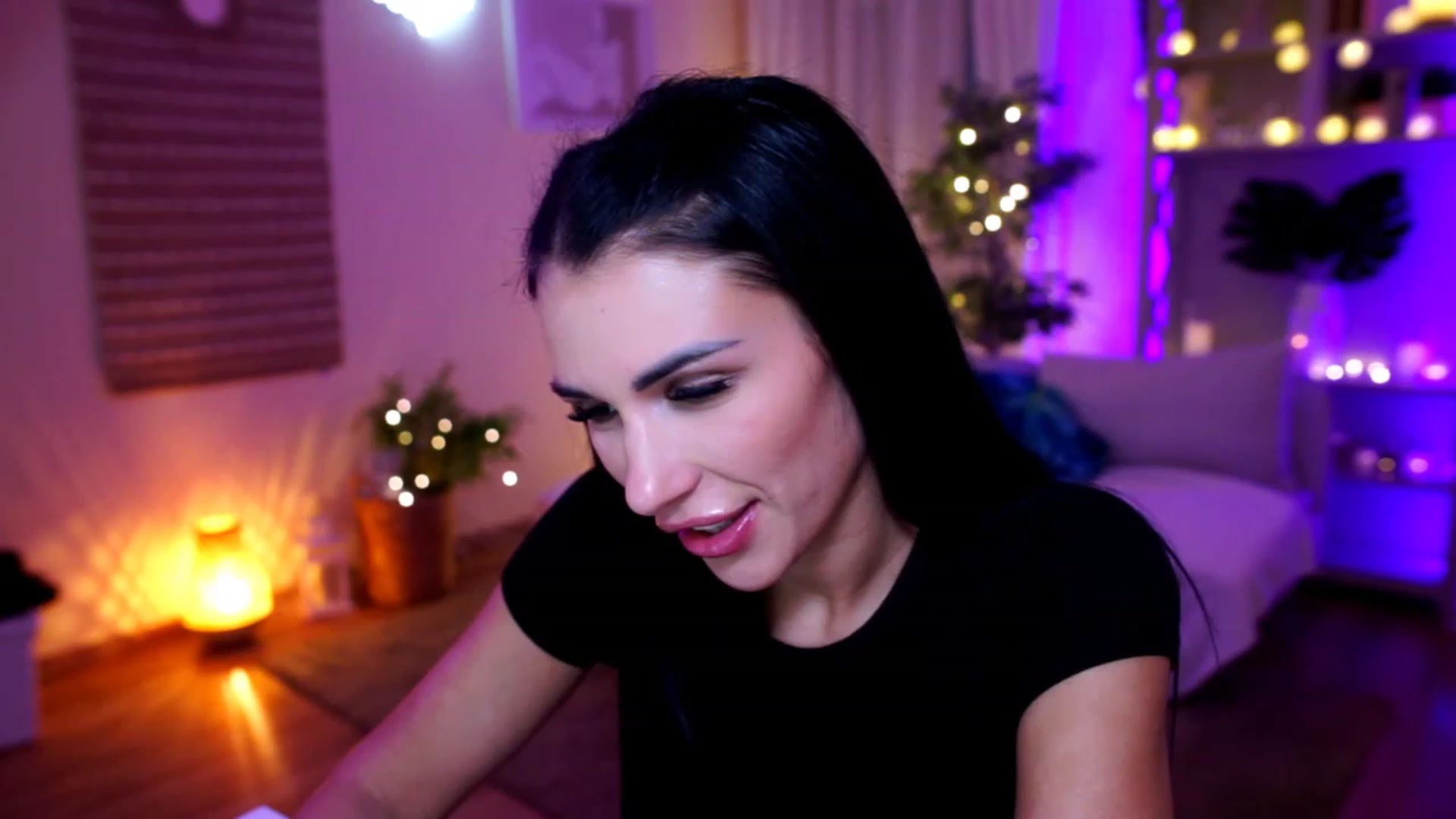 Gallery image thumbnail from kerelai's myfreecams stream on, 11/22/2022, 15:56 image 9 of 20