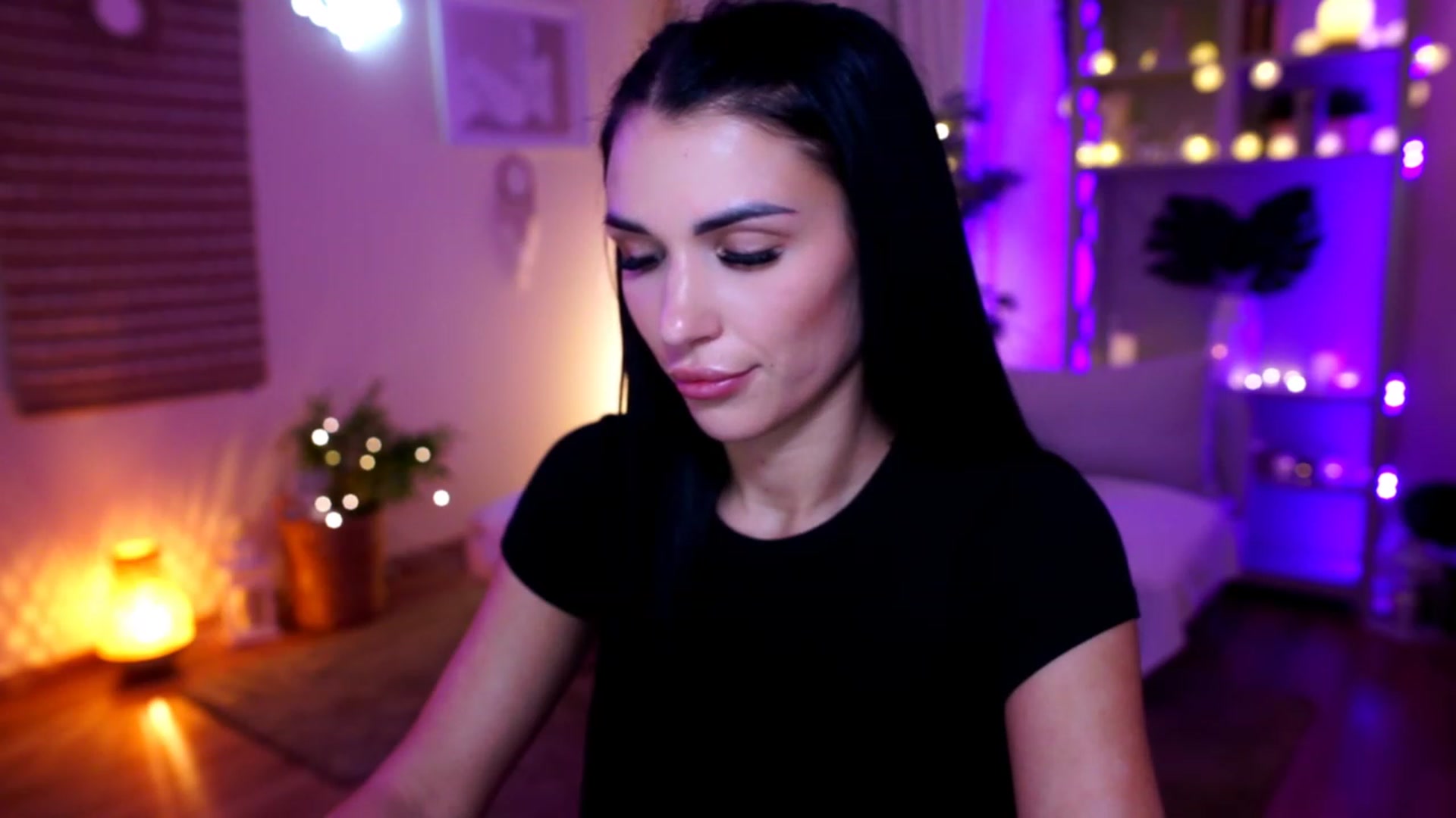 Gallery image thumbnail from kerelai's myfreecams stream on, 11/22/2022, 15:56 image 17 of 20