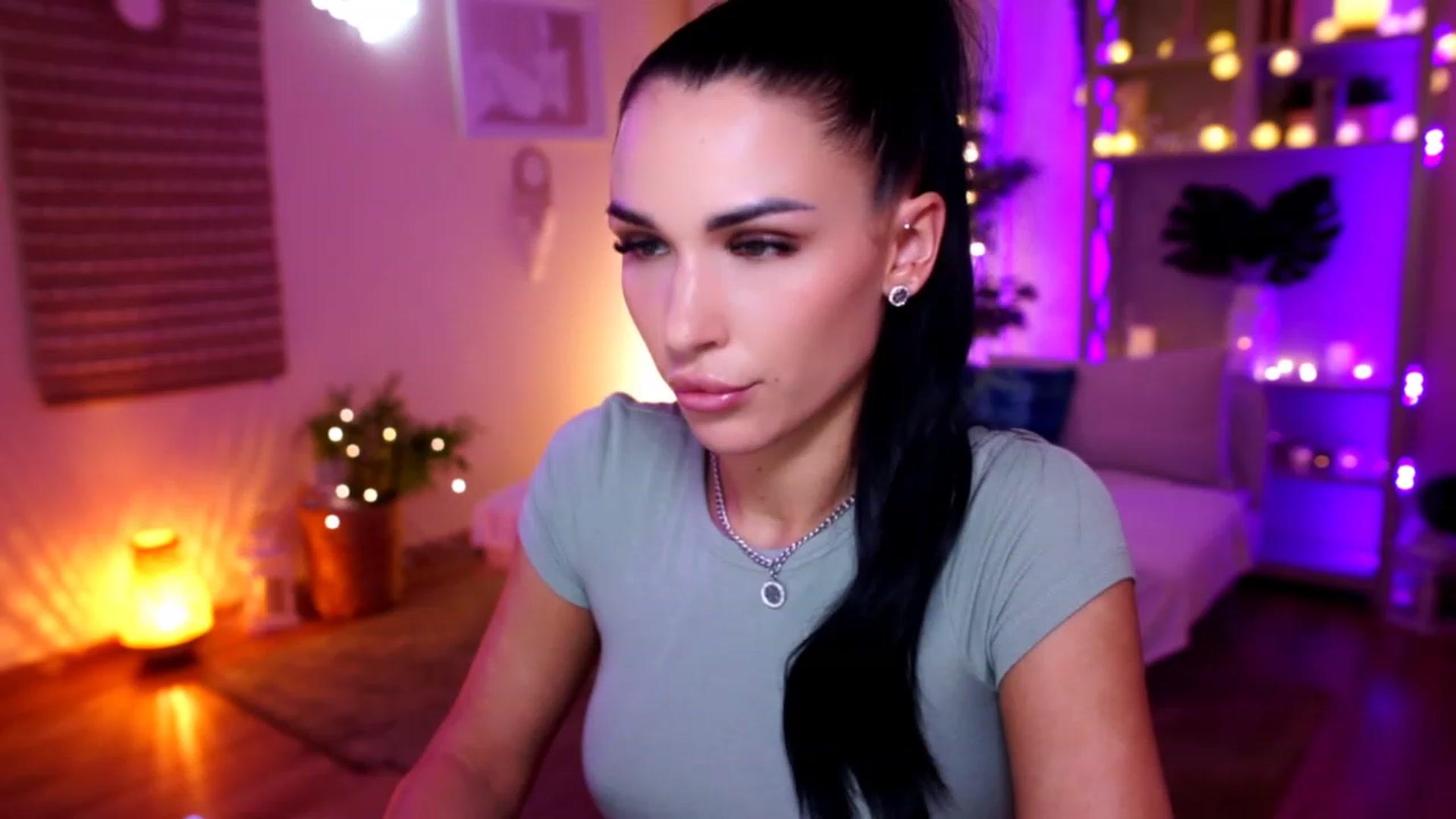 Gallery image thumbnail from kerelai's myfreecams stream on, 11/24/2022, 17:11 image 7 of 20
