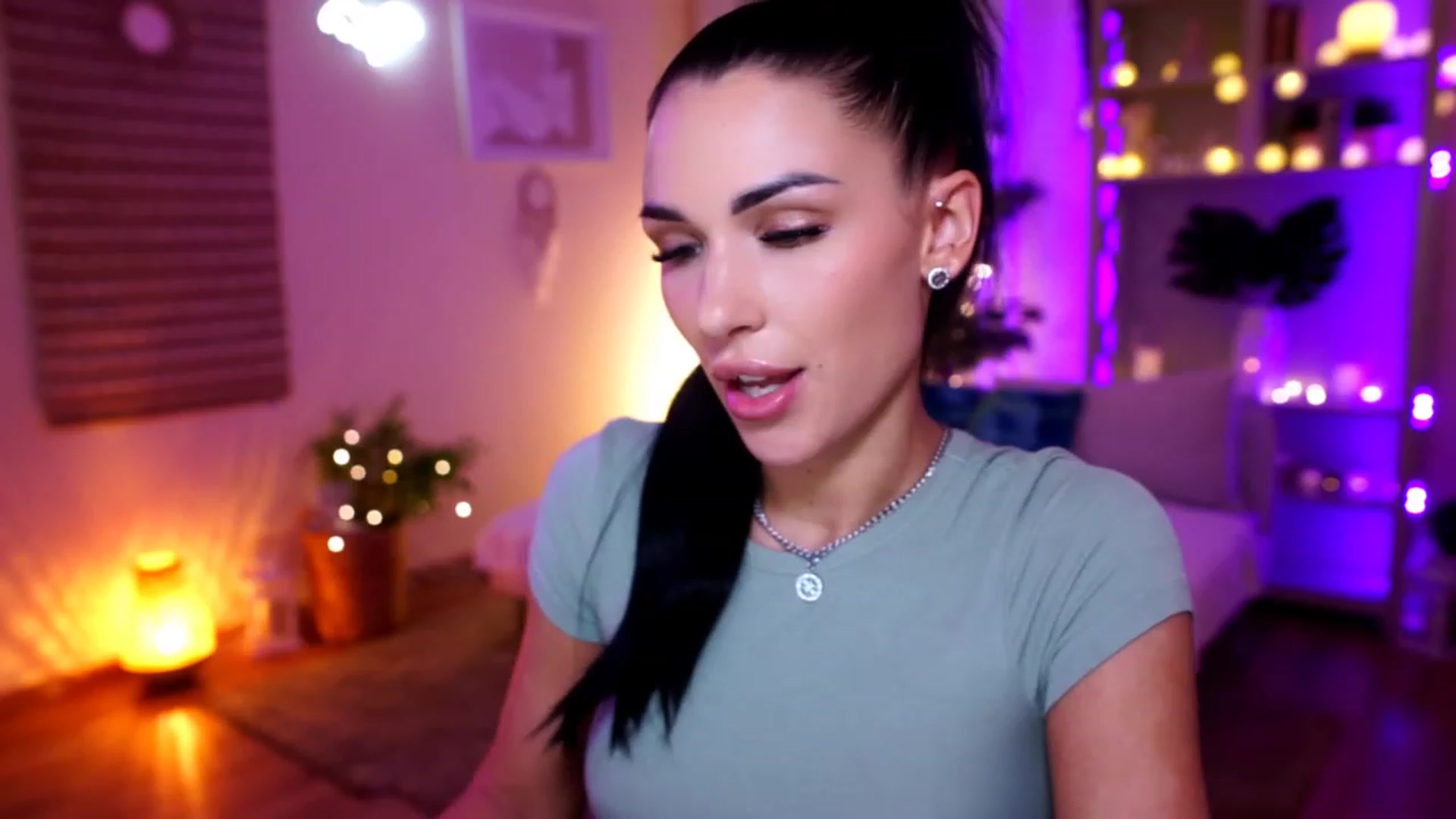 Gallery image thumbnail from kerelai's myfreecams stream on, 11/24/2022, 17:11 image 11 of 20