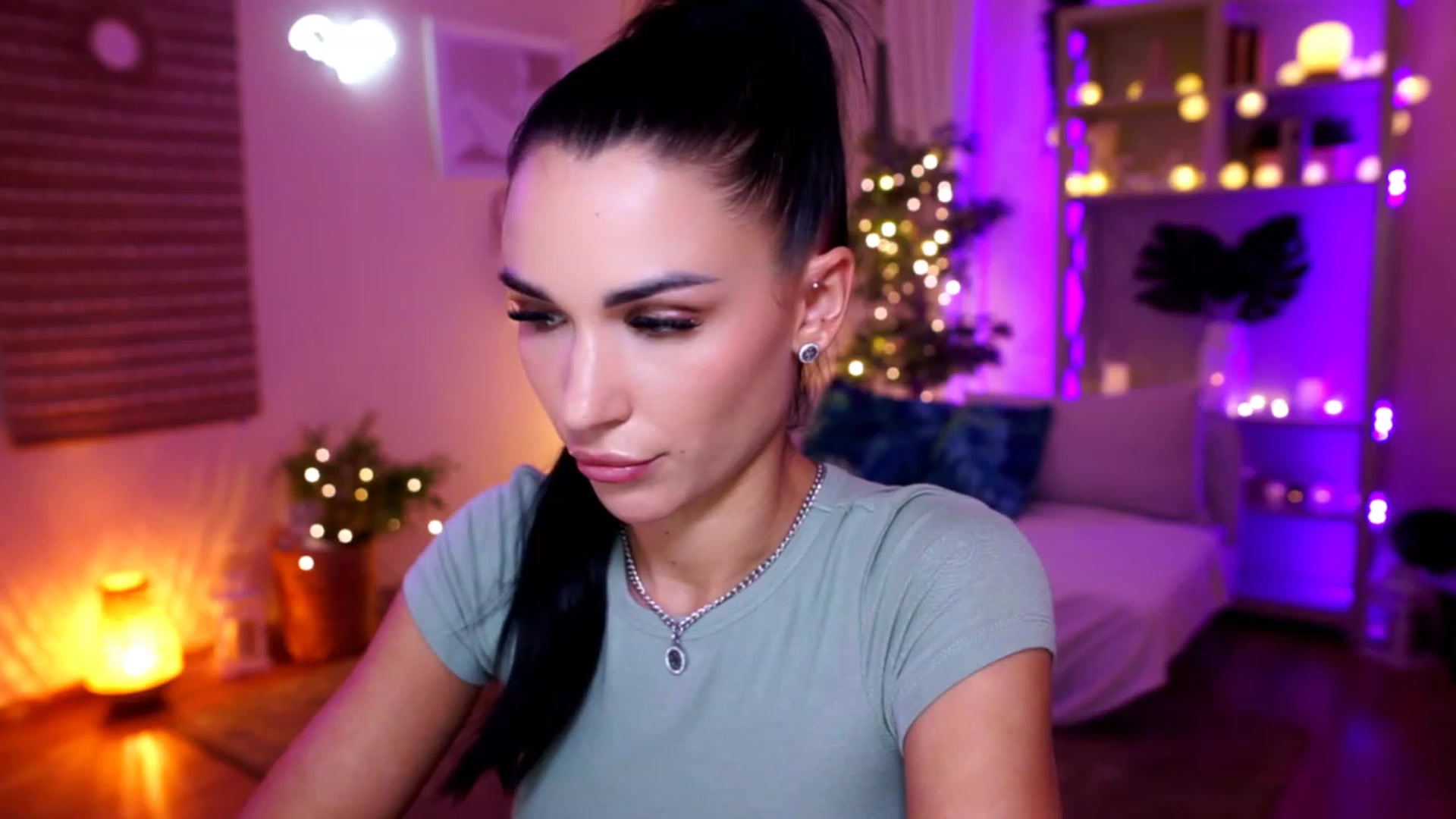 Gallery image thumbnail from kerelai's myfreecams stream on, 11/24/2022, 17:11 image 18 of 20
