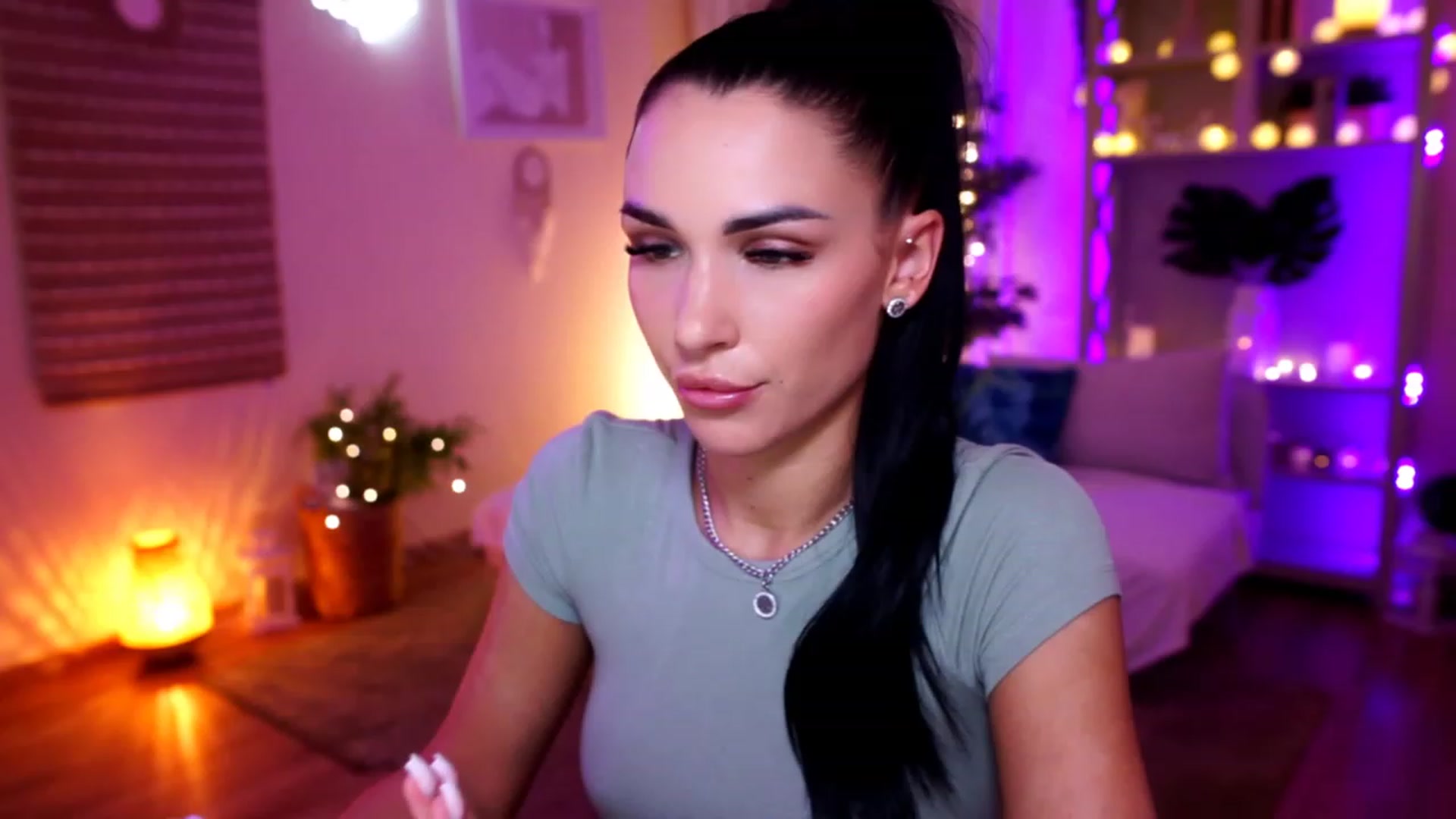 Gallery image thumbnail from kerelai's myfreecams stream on, 11/24/2022, 17:11 image 6 of 20