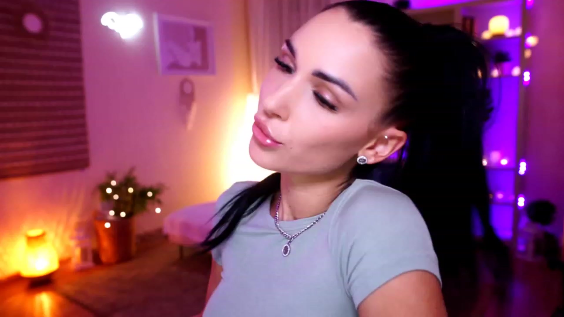 Gallery image thumbnail from kerelai's myfreecams stream on, 11/24/2022, 17:11 image 2 of 20