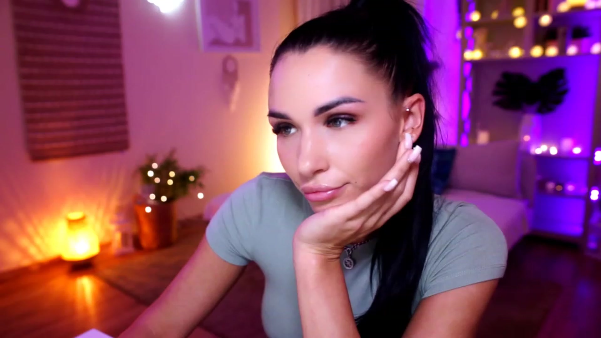 Gallery image thumbnail from kerelai's myfreecams stream on, 11/24/2022, 17:55 image 20 of 20