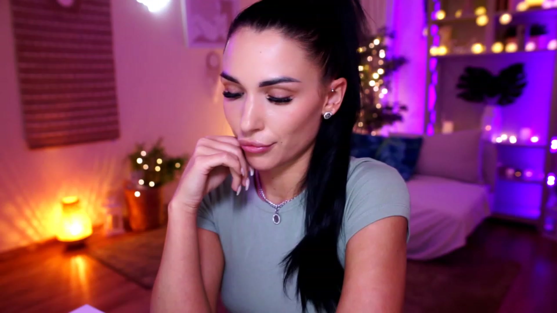 Gallery image thumbnail from kerelai's myfreecams stream on, 11/24/2022, 17:55 image 17 of 20