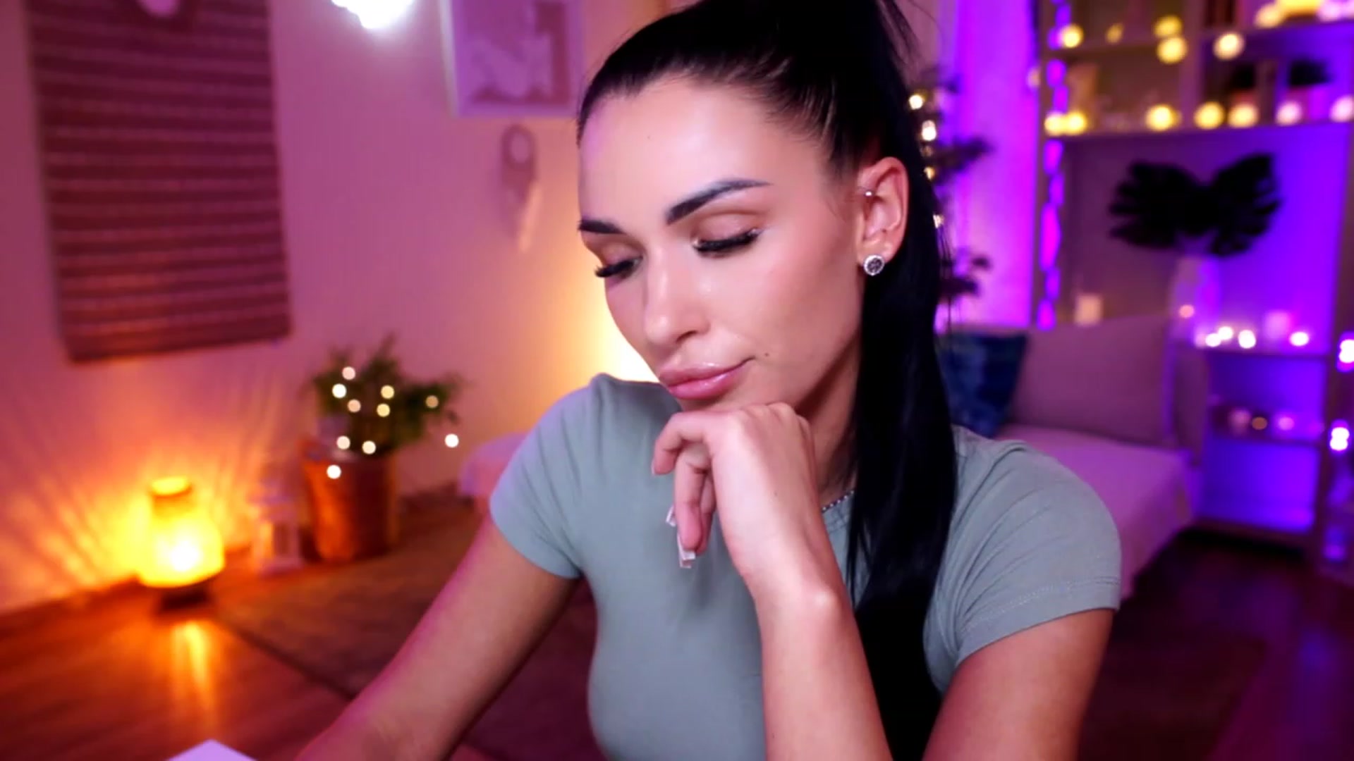 Gallery image thumbnail from kerelai's myfreecams stream on, 11/24/2022, 17:55 image 19 of 20