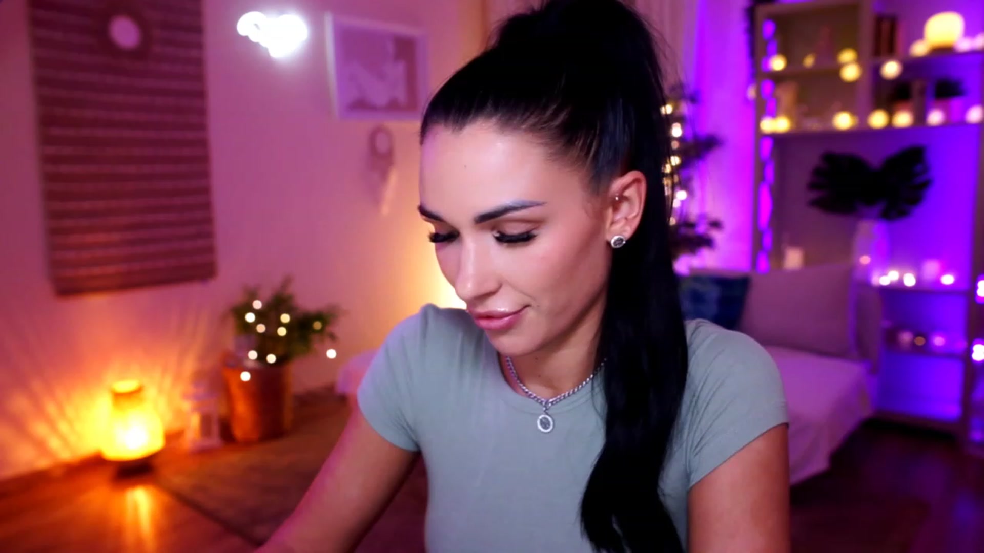 Gallery image thumbnail from kerelai's myfreecams stream on, 11/24/2022, 17:55 image 10 of 20