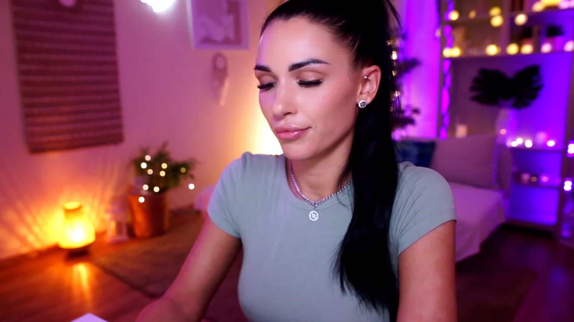 Gallery image thumbnail from kerelai's myfreecams stream on, 11/24/2022, 17:55 image 14 of 20