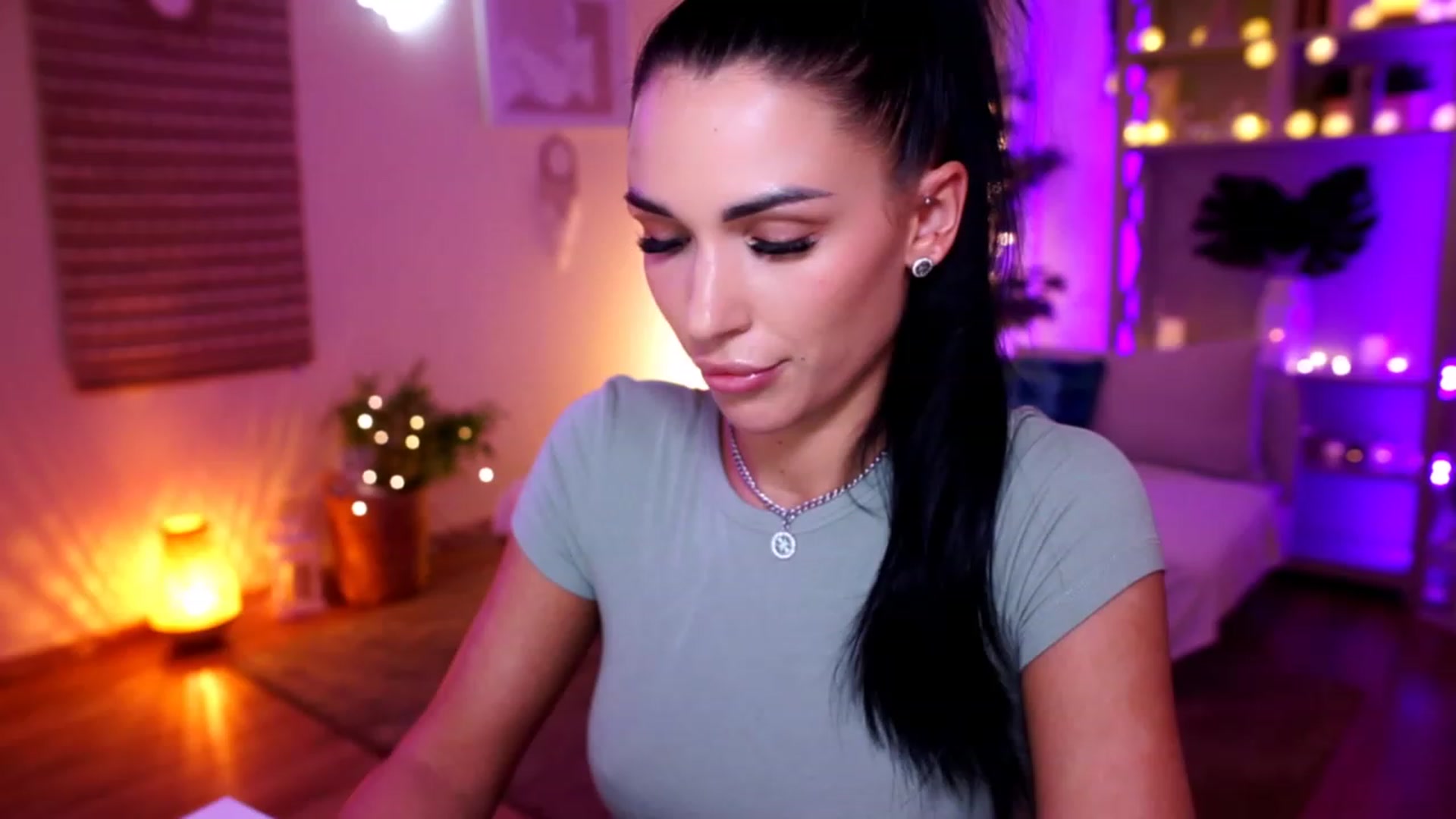 Gallery image thumbnail from kerelai's myfreecams stream on, 11/24/2022, 17:55 image 13 of 20