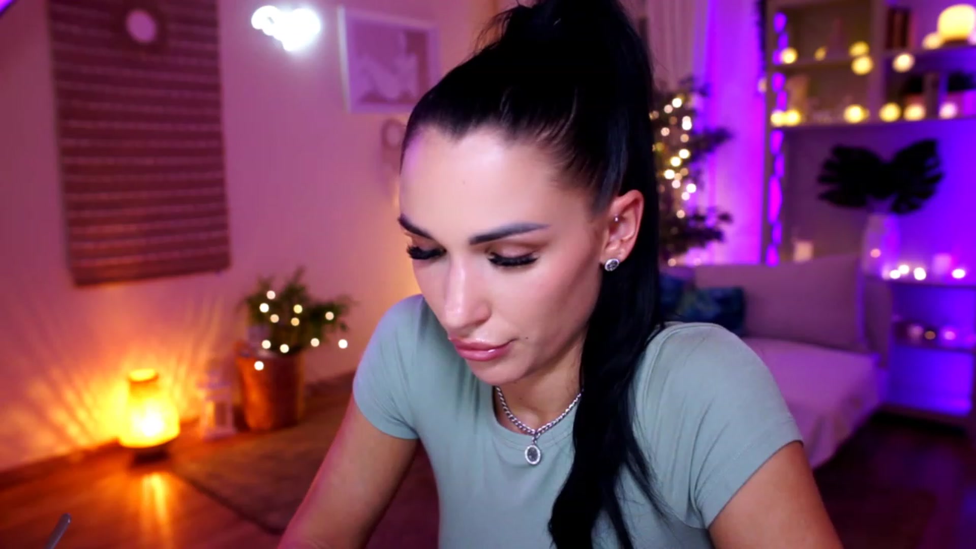 Gallery image thumbnail from kerelai's myfreecams stream on, 11/24/2022, 19:26 image 13 of 20